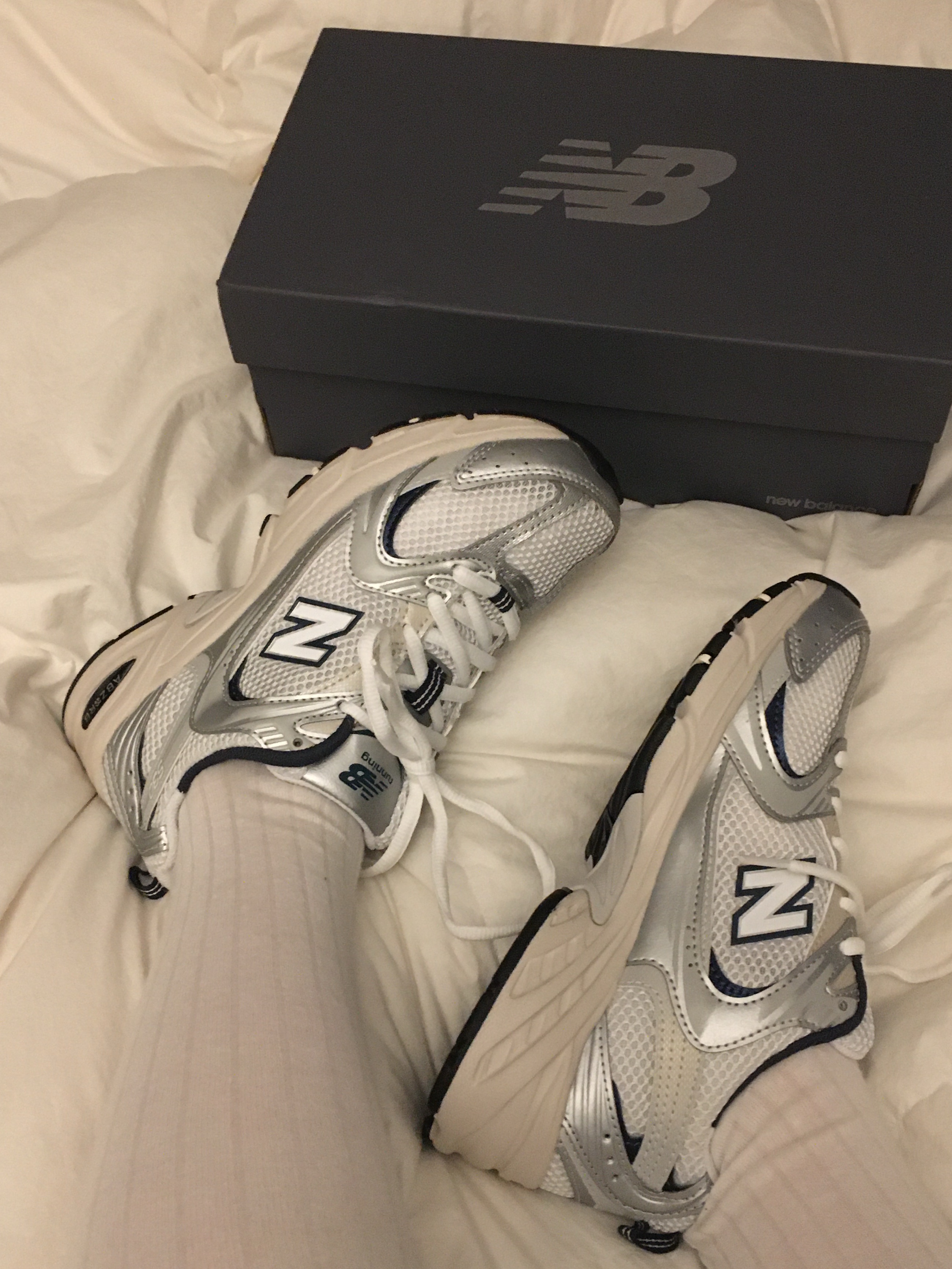 New Balance 530 Steel Grey 착용 스타일 - 2