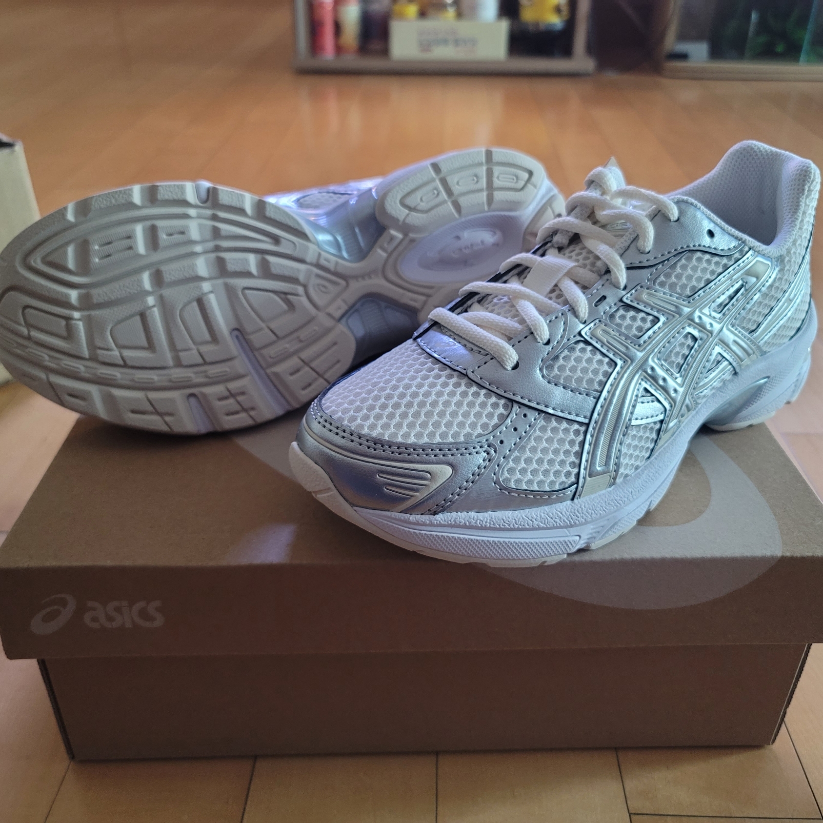 (W) Asics Gel-1130 Cream Pure Silver 착용 스타일 - 3