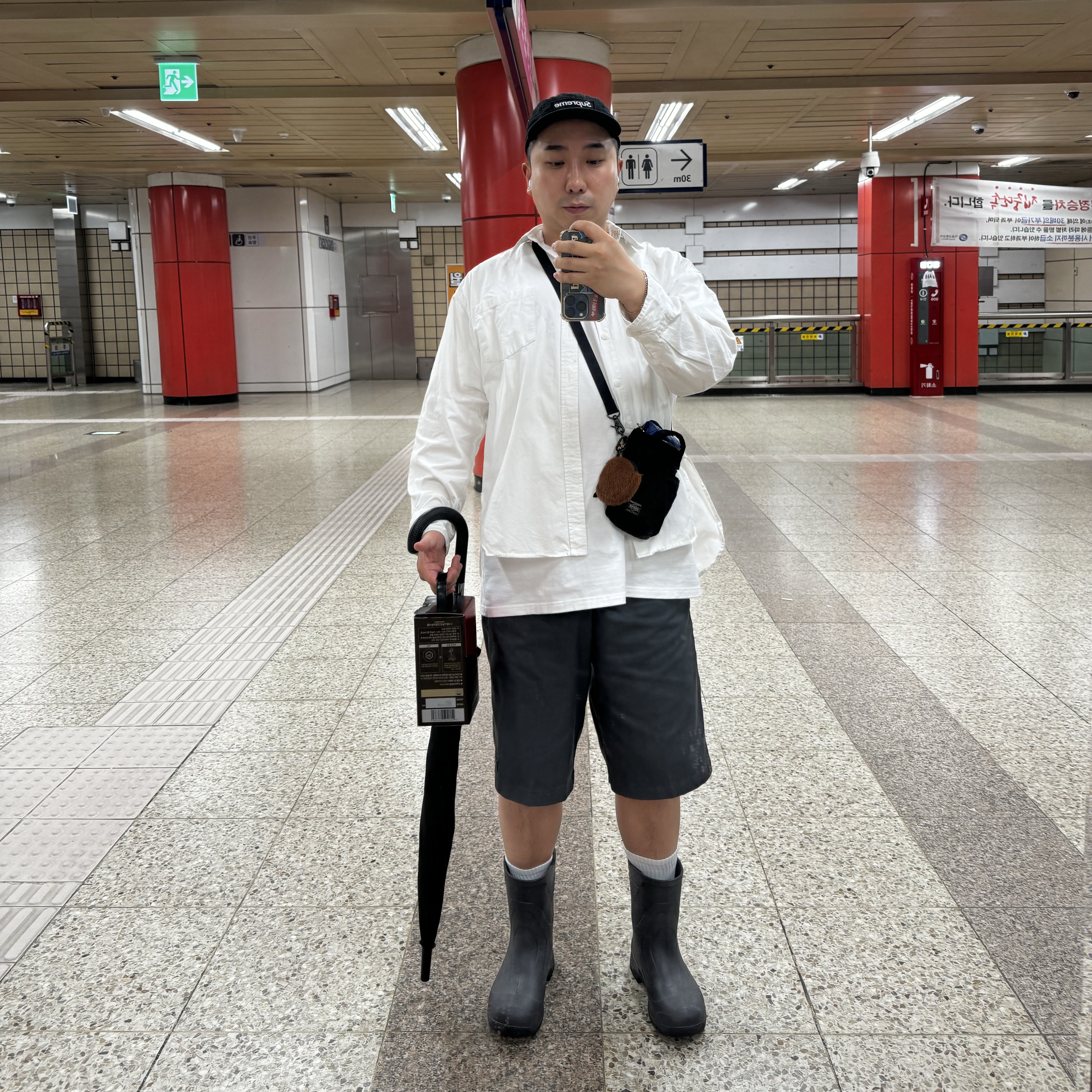 Porter Howl Helmet Bag Mini Black, Supreme Military Camp Cap Black - 24SS 착용 스타일