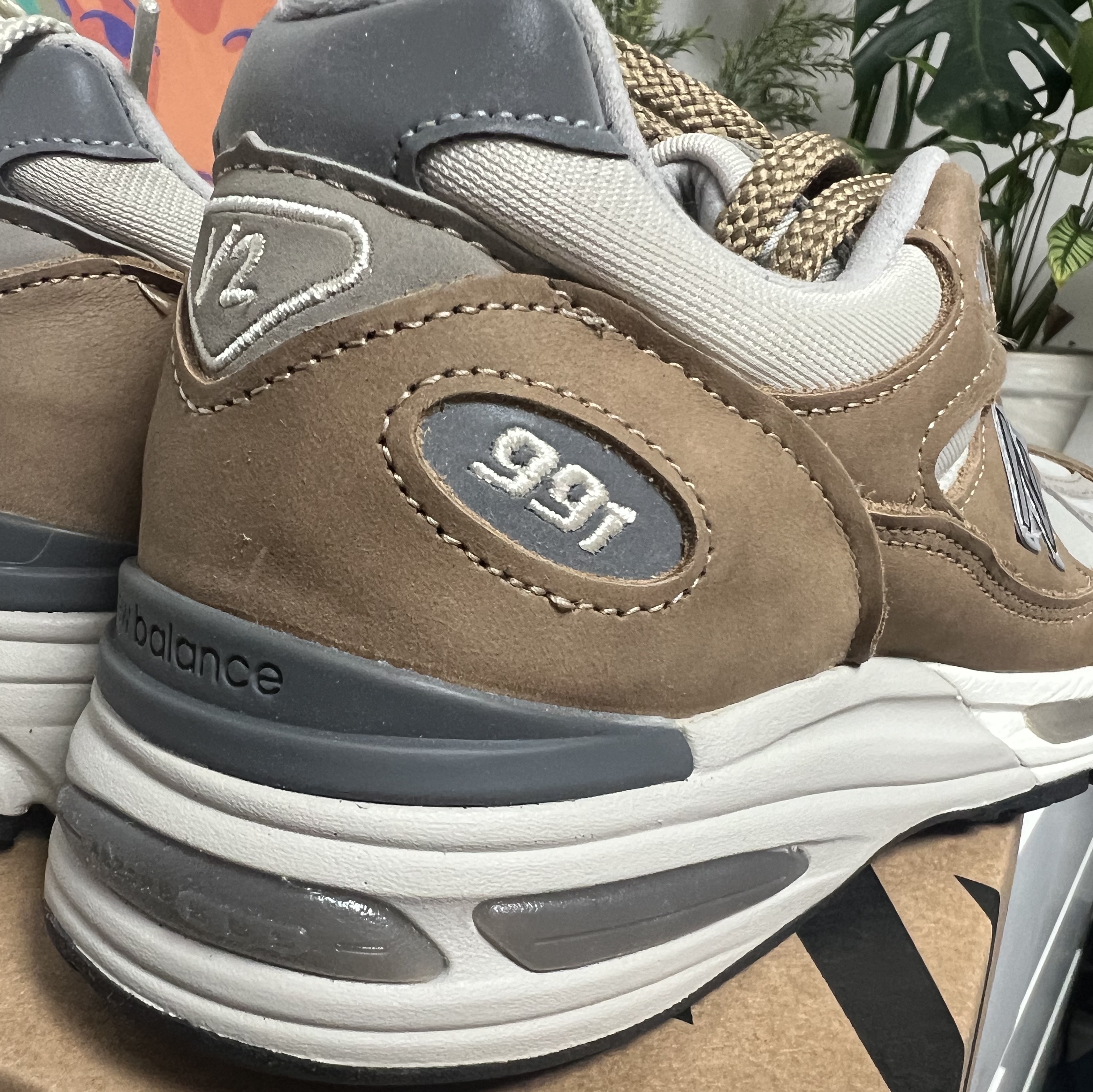 New Balance 991v2 Made in UK Coco Mocca 착용 스타일 - 2