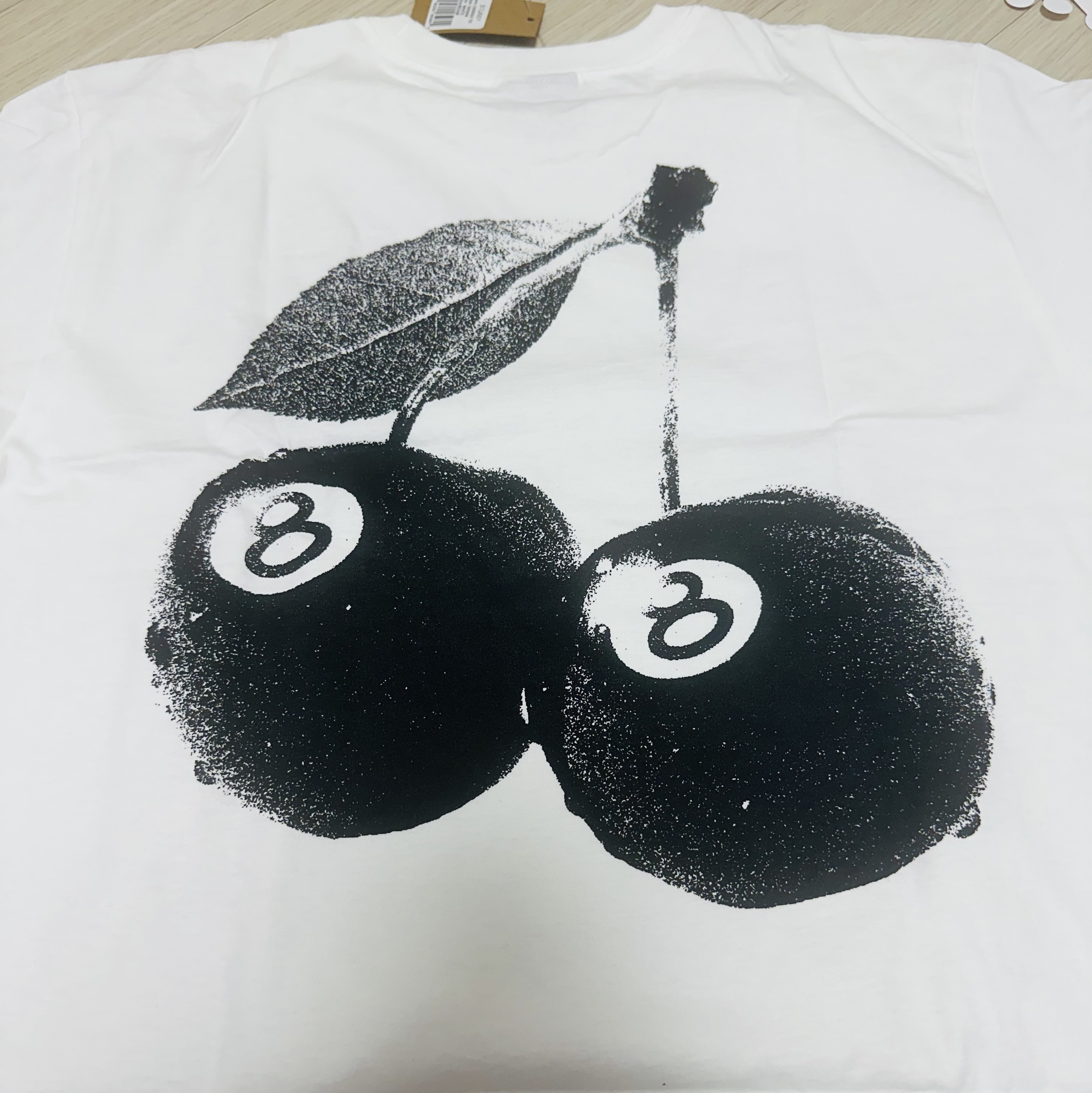 Stussy Cherries T-Shirt White 착용 스타일