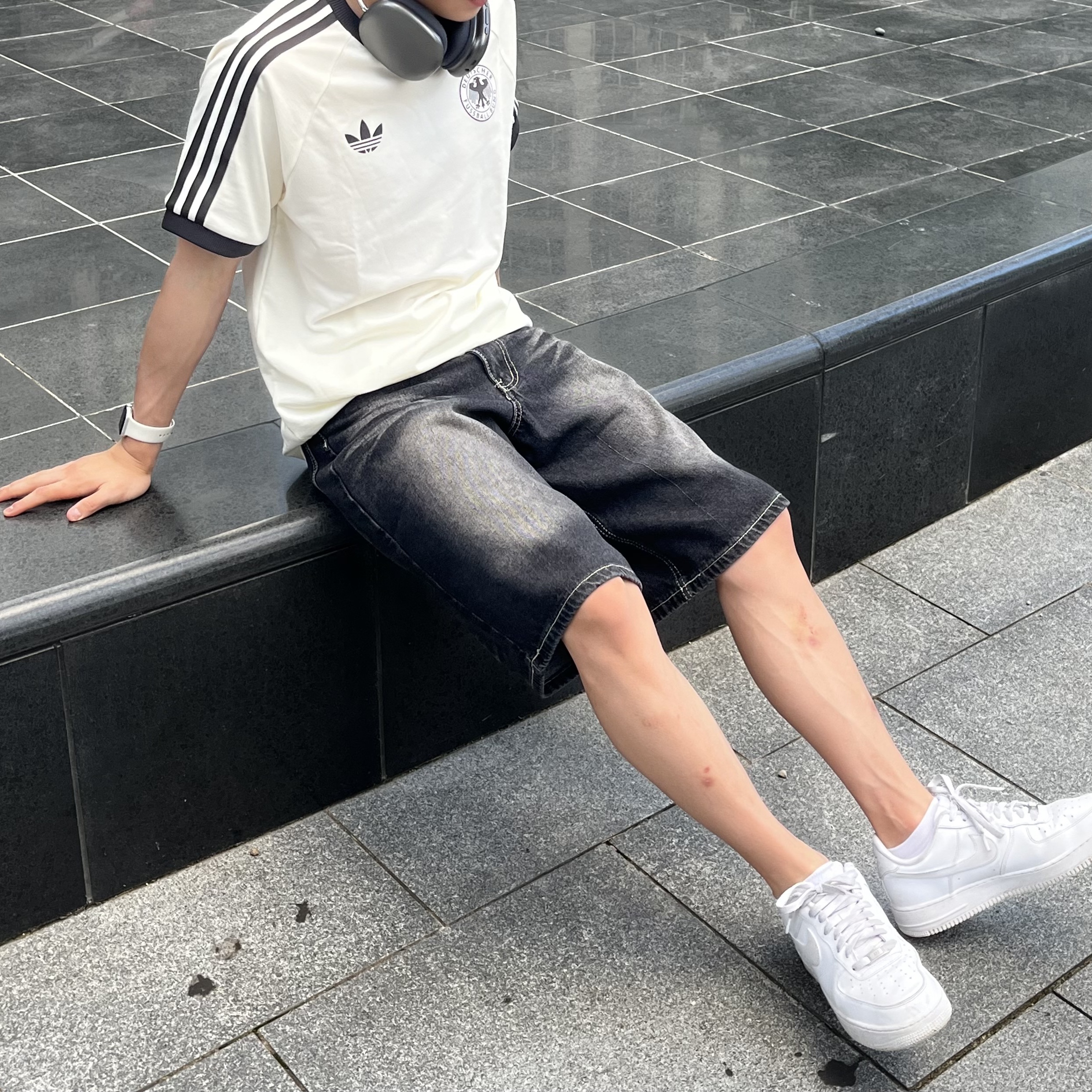 Adidas German Adicolor Classic 3-Stripes T-Shirt Off White - KR Sizing, Nike Air Force 1 '07 Low White 착용 스타일 - 1