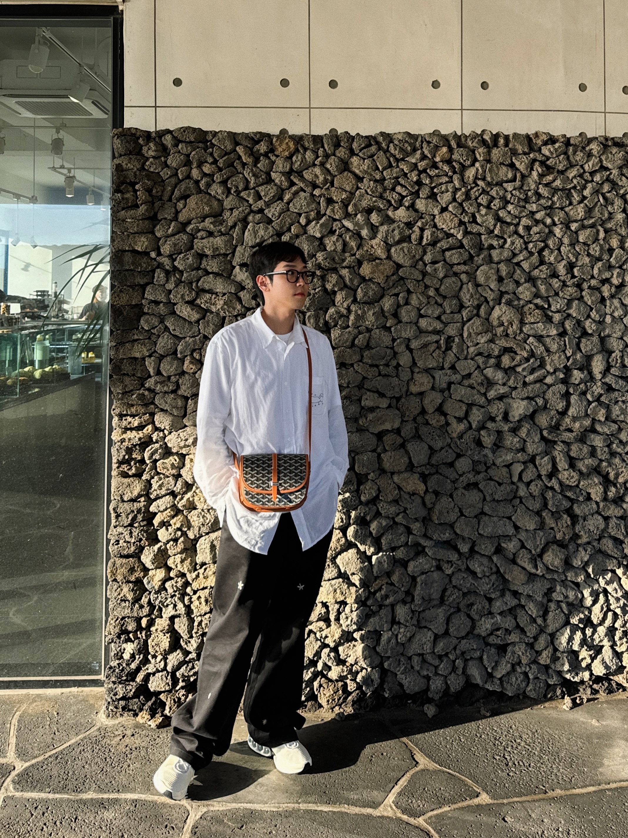STU Bedlington Terrier Embroidery Shirt White, STU 24 Spring Flared Cotton Pants Black 착용 스타일 - 4