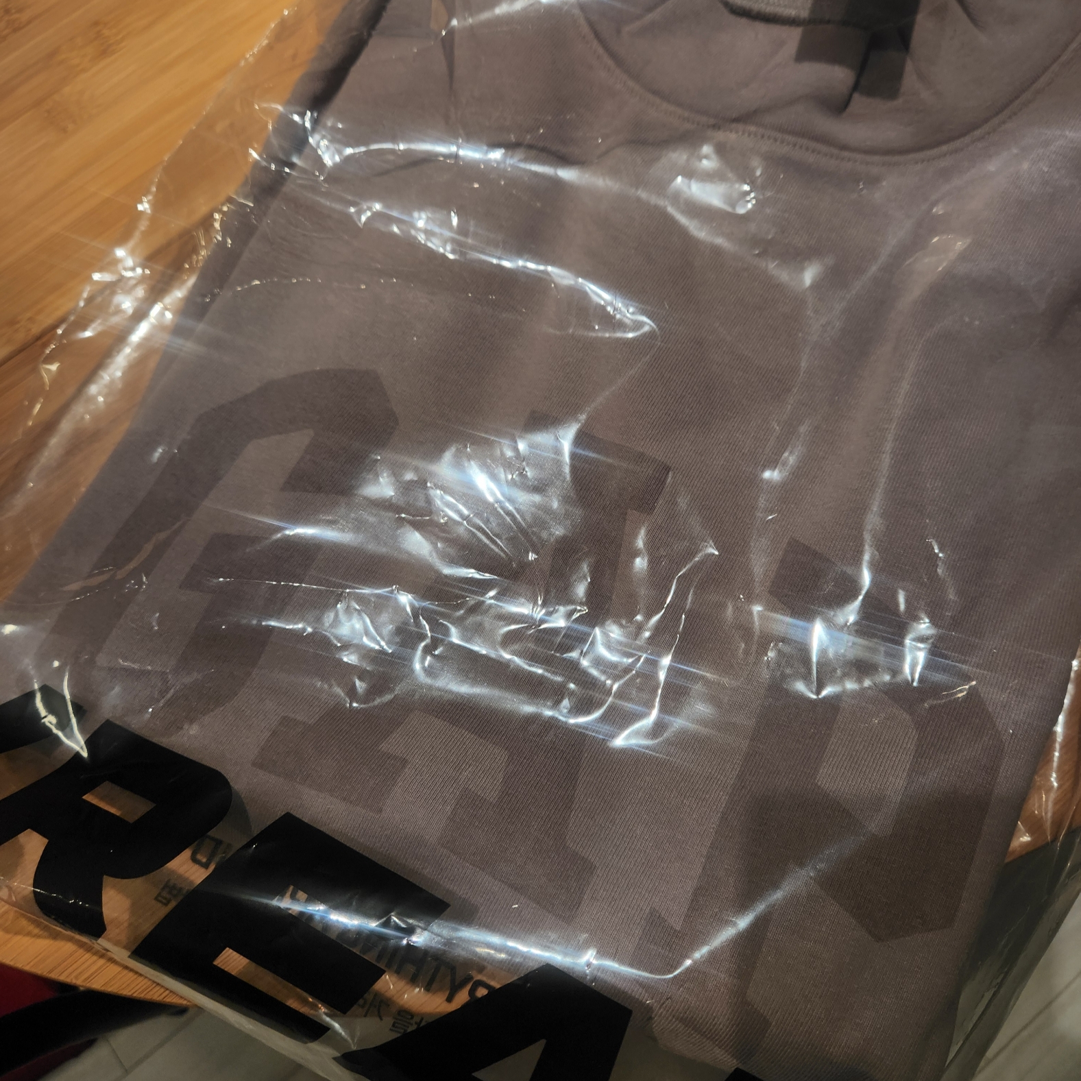 Yeezy Gap Engineered By Balenciaga Dove No Seam T-Shirt Beige 착용 스타일 - 1