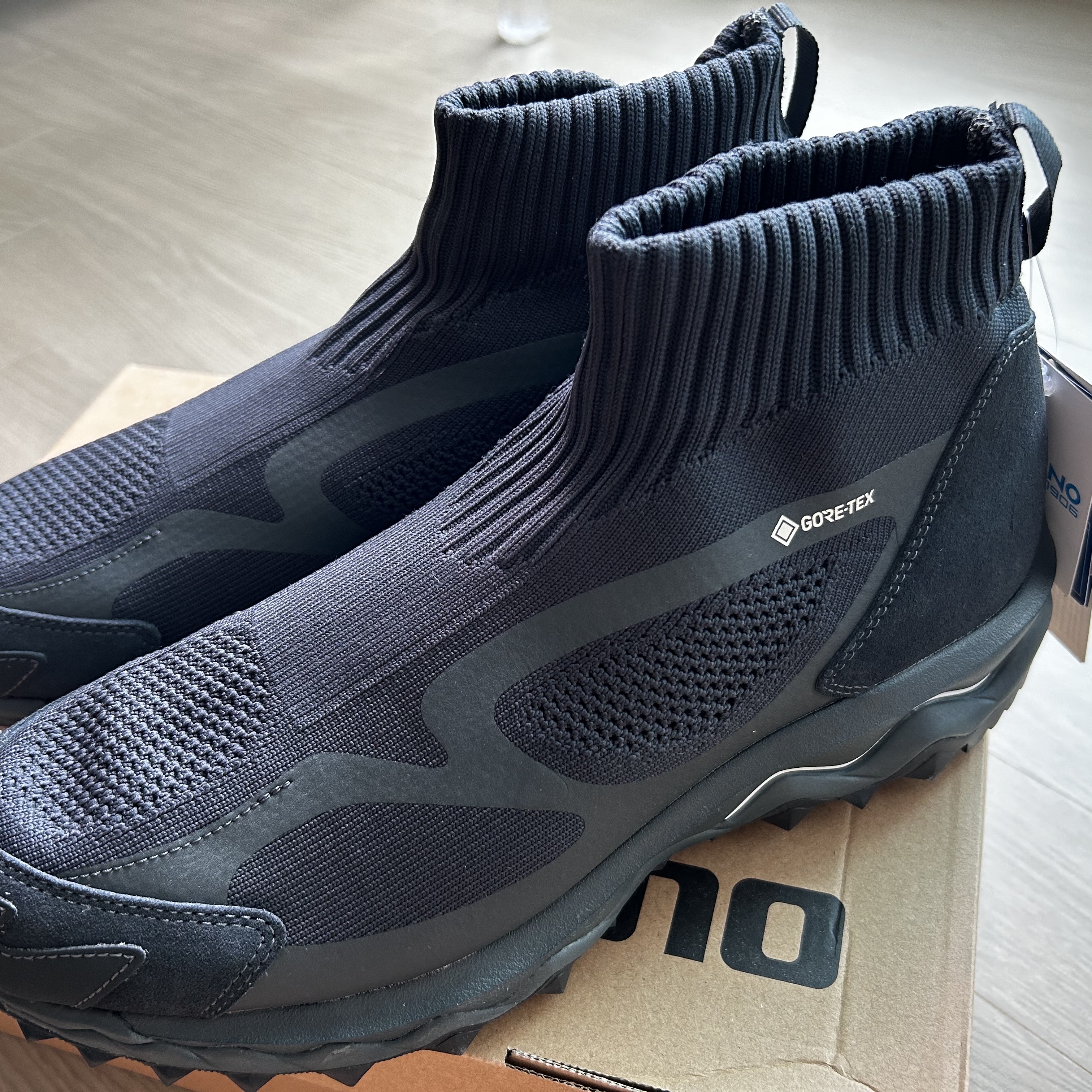 Mizuno x Nonnative Wave Mujin TL Mid GTX Black 착용 스타일 - 1