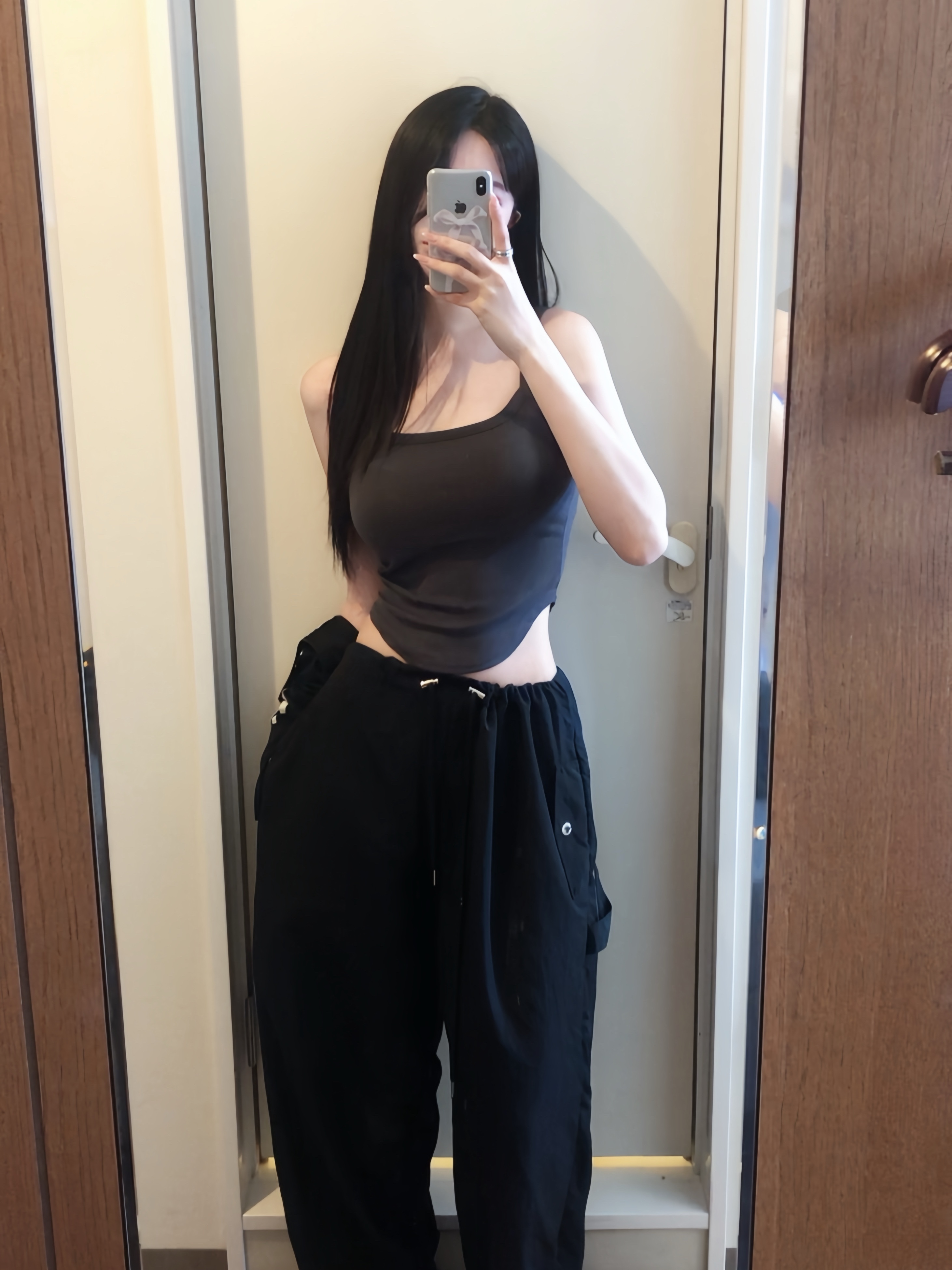 (W) Adidas Adicolor Classic Firebird Track Top Black - KR Sizing, Balenciaga Le Cagole Small Shoulder Bag Black 착용 스타일 - 4