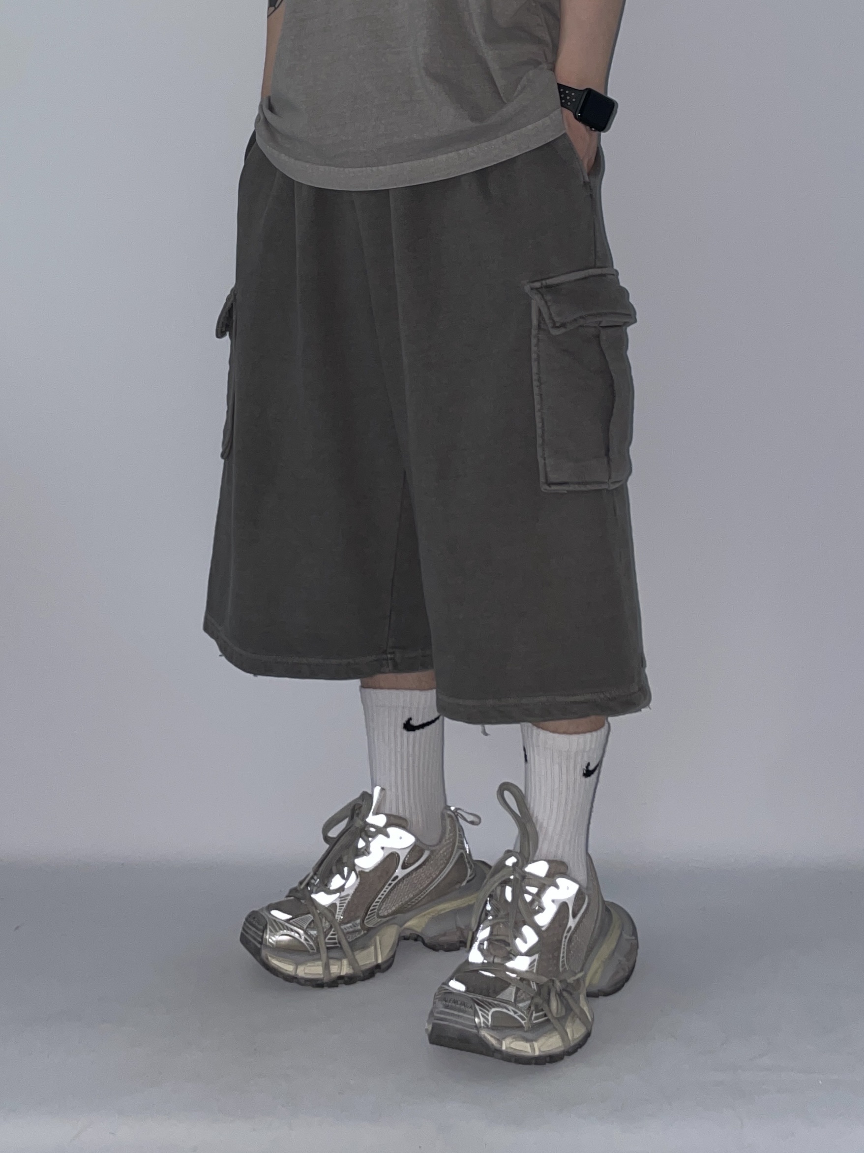 Balenciaga 3XL Sneakers Light Beige, Supreme Warm Up 6-Panel Navy - 23FW 착용 스타일 - 3