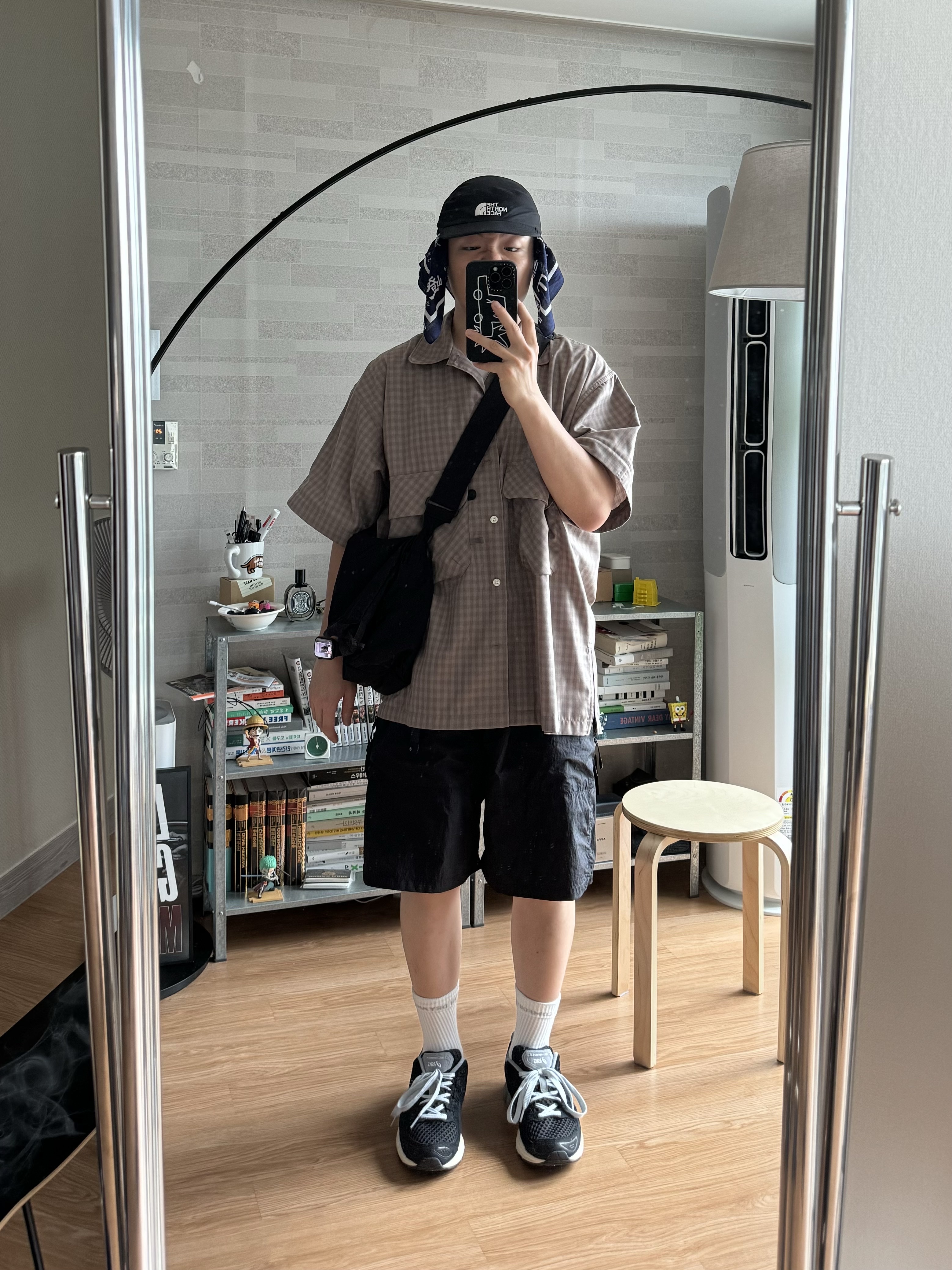 Asics x Ennoy Gel-Nimbus 9 Black Sheet Rock 착용 스타일
