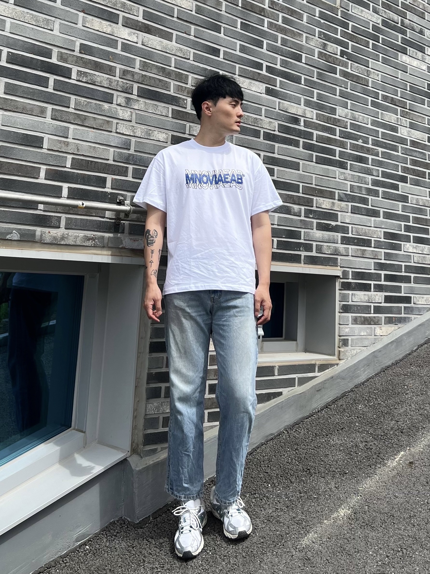 New Balance 1906R Silver Metallic Green 착용 스타일 - 1