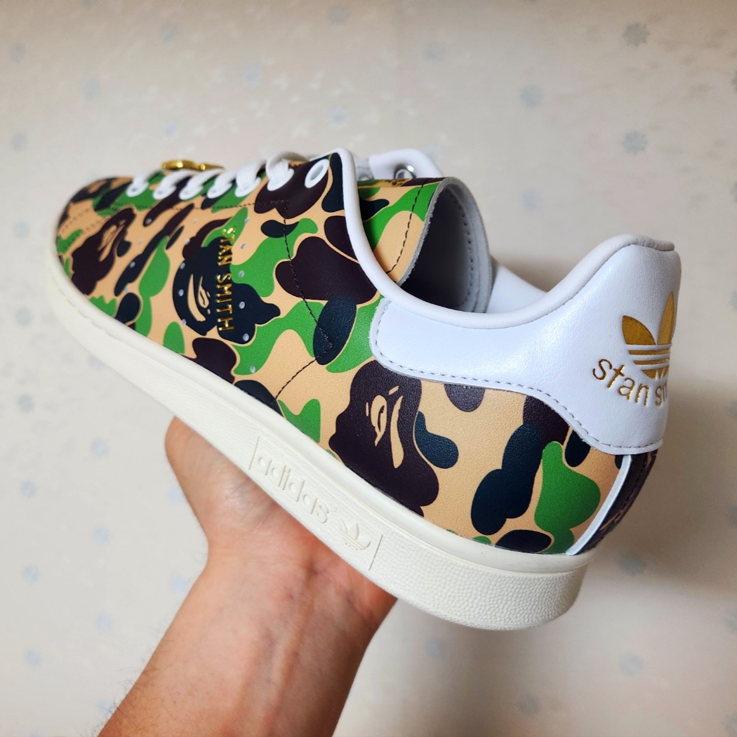 Adidas x BAPE Stan Smith Cloud White 착용 스타일 - 2
