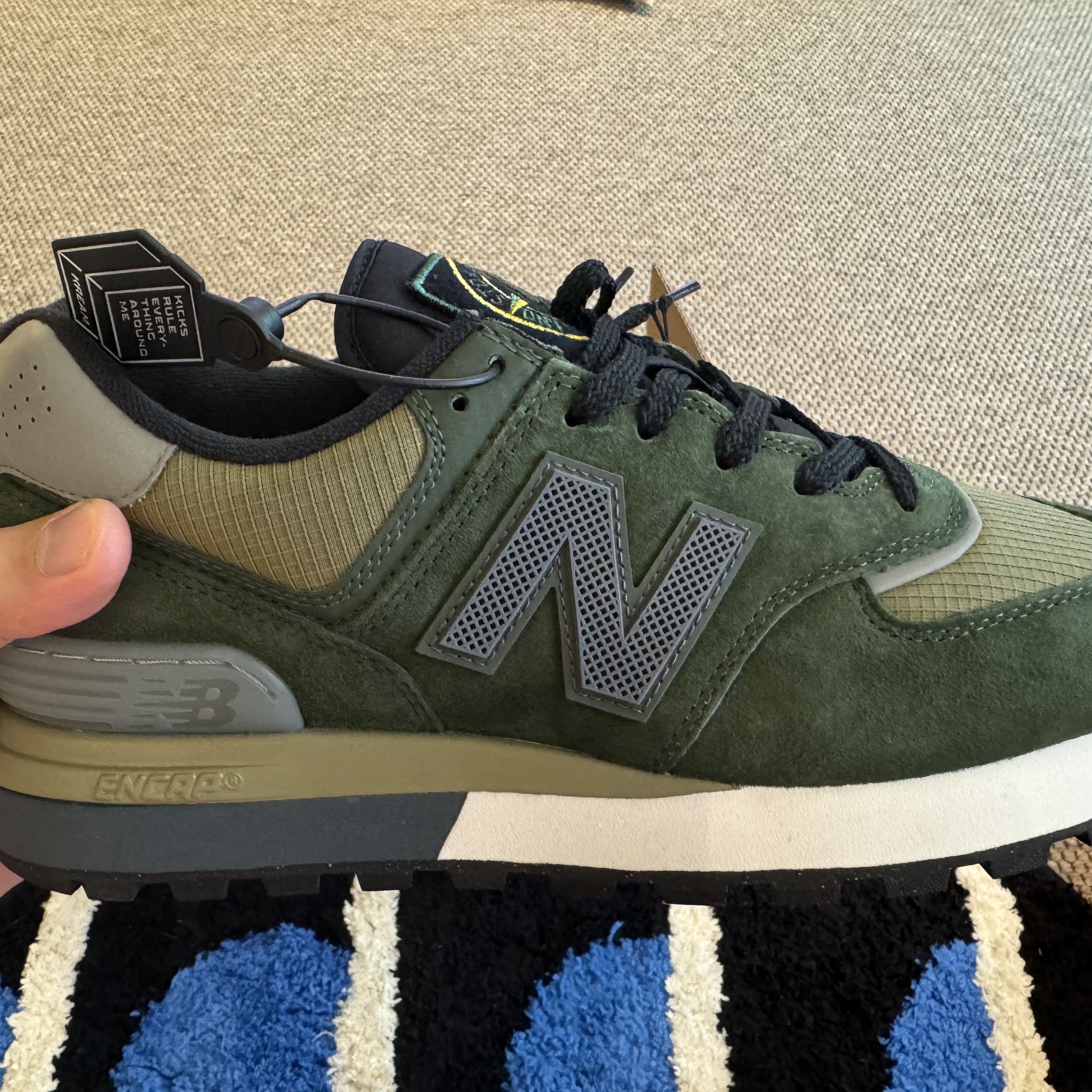 New Balance x Stone Island 574 Legacy Dark Green 착용 스타일