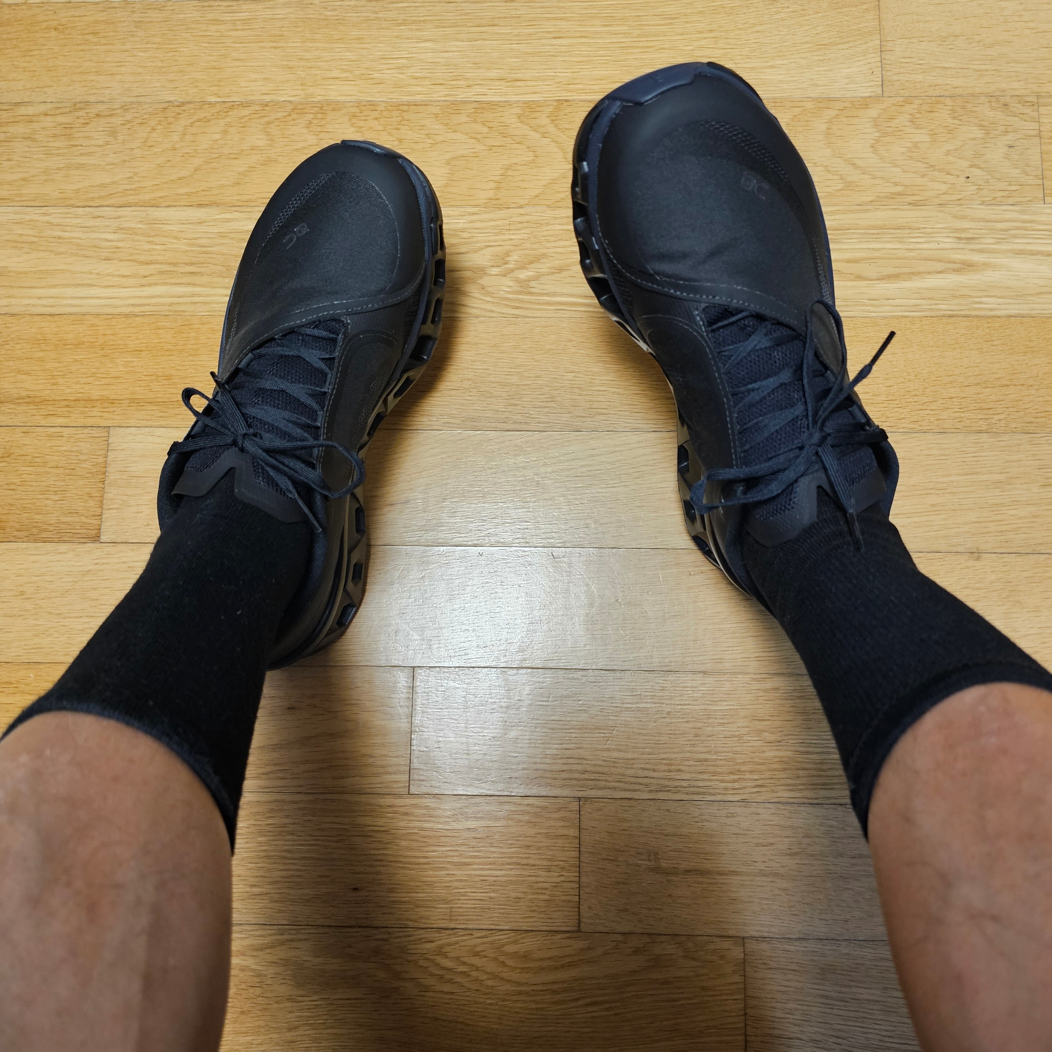 On Running x Post Archive Faction (Paf) Cloudmonster 2 Black Magnet 착용 스타일 - 1