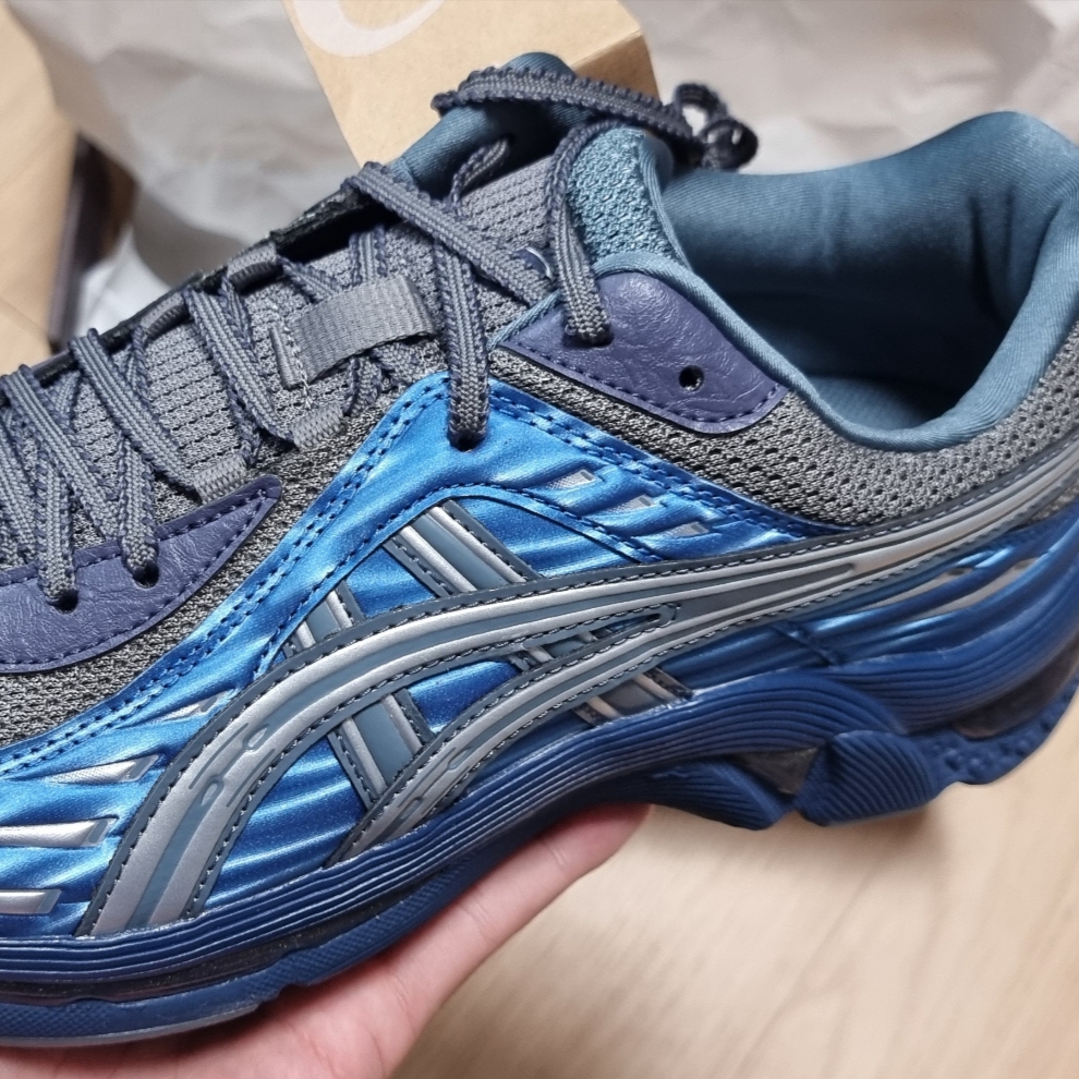 (W) Asics x Kiko Kostadinov Gel-Flammae Blue Ironclad 착용 스타일 - 2