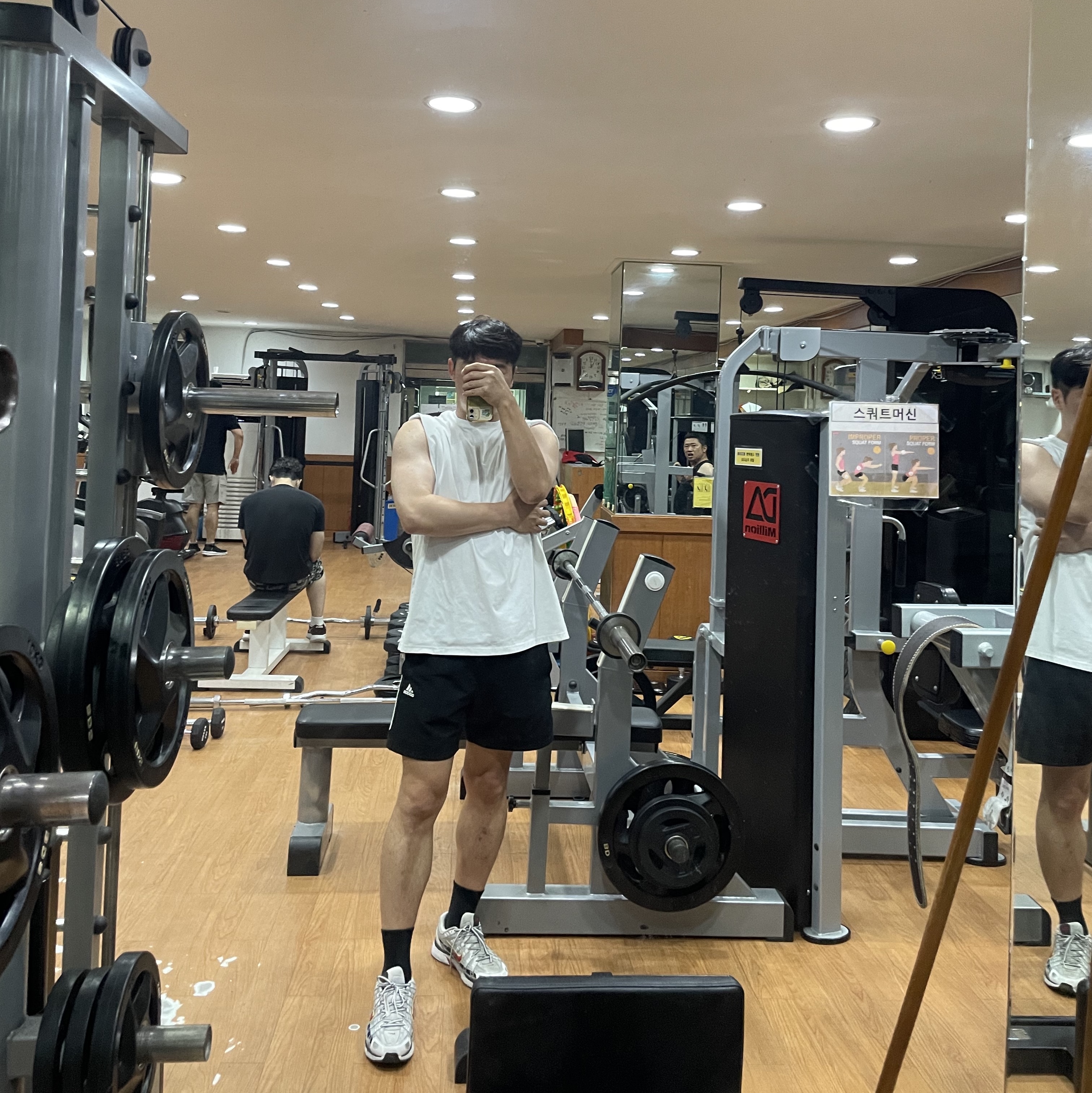 Nike P-6000 White Varsity Red, Adidas Essential French Terry 3S Shorts Black - KR Sizing 착용 스타일