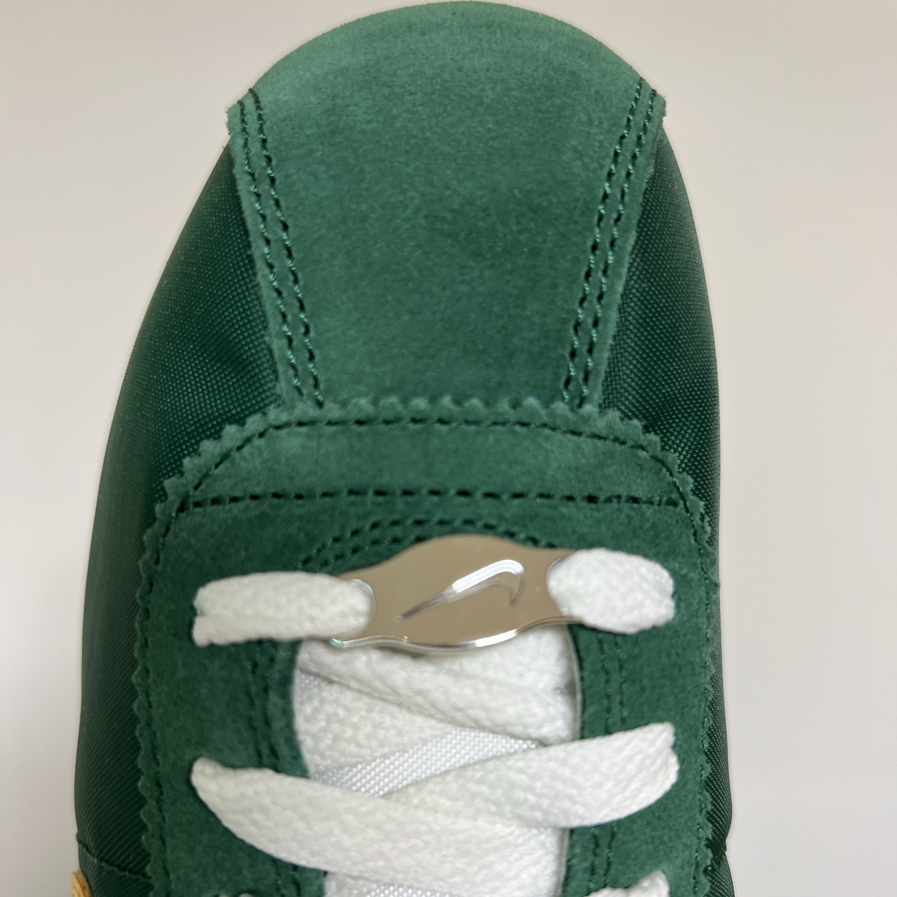 Nike Cortez Textile Gorge Green and Yellow Ochre 착용 스타일 - 4