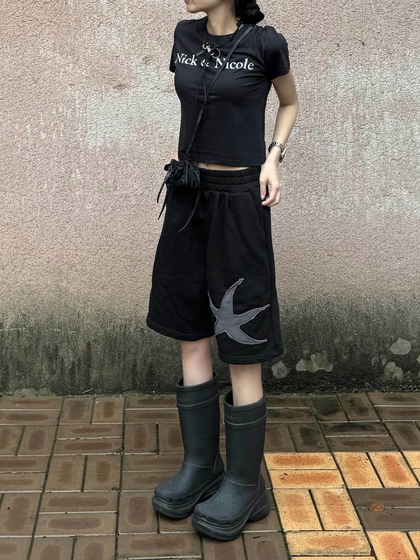 Balenciaga x Crocs Rubber Boot Black, (W) Balenciaga x Crocs Rubber Boot Black 착용 스타일