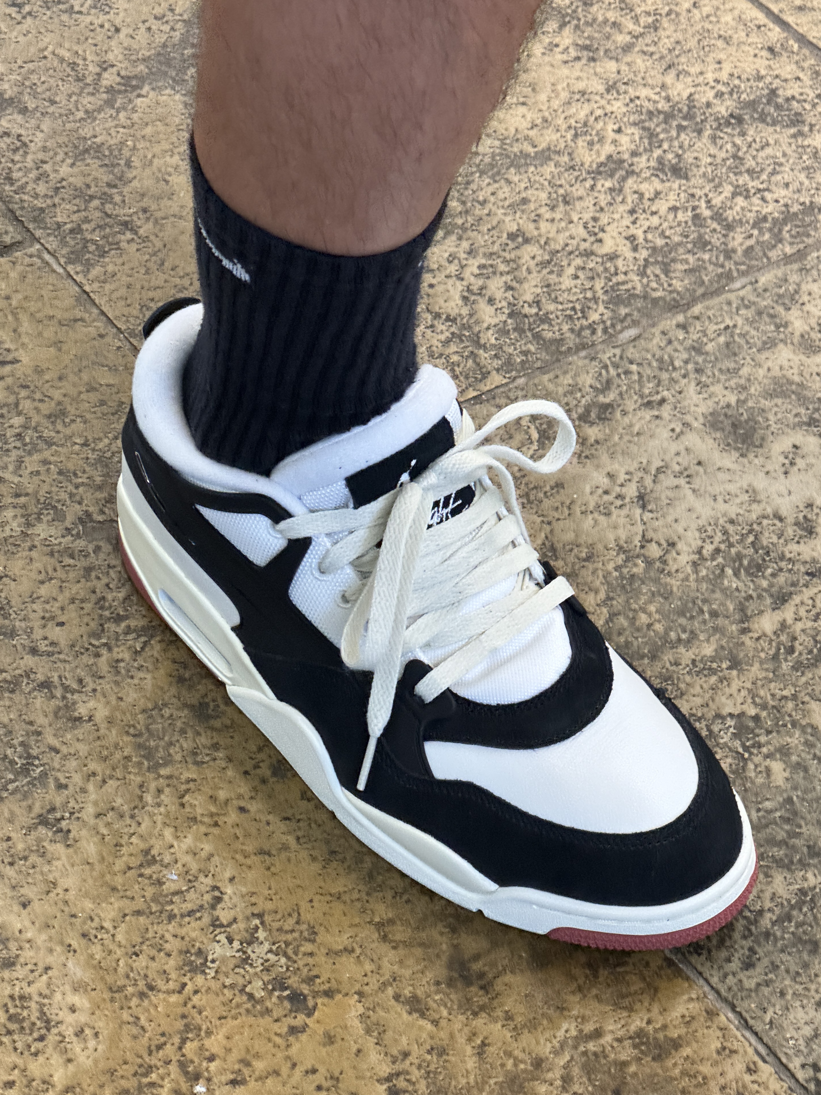 Jordan 4 RM Sail Black Canyon Rust Coconut Milk White 착용 스타일