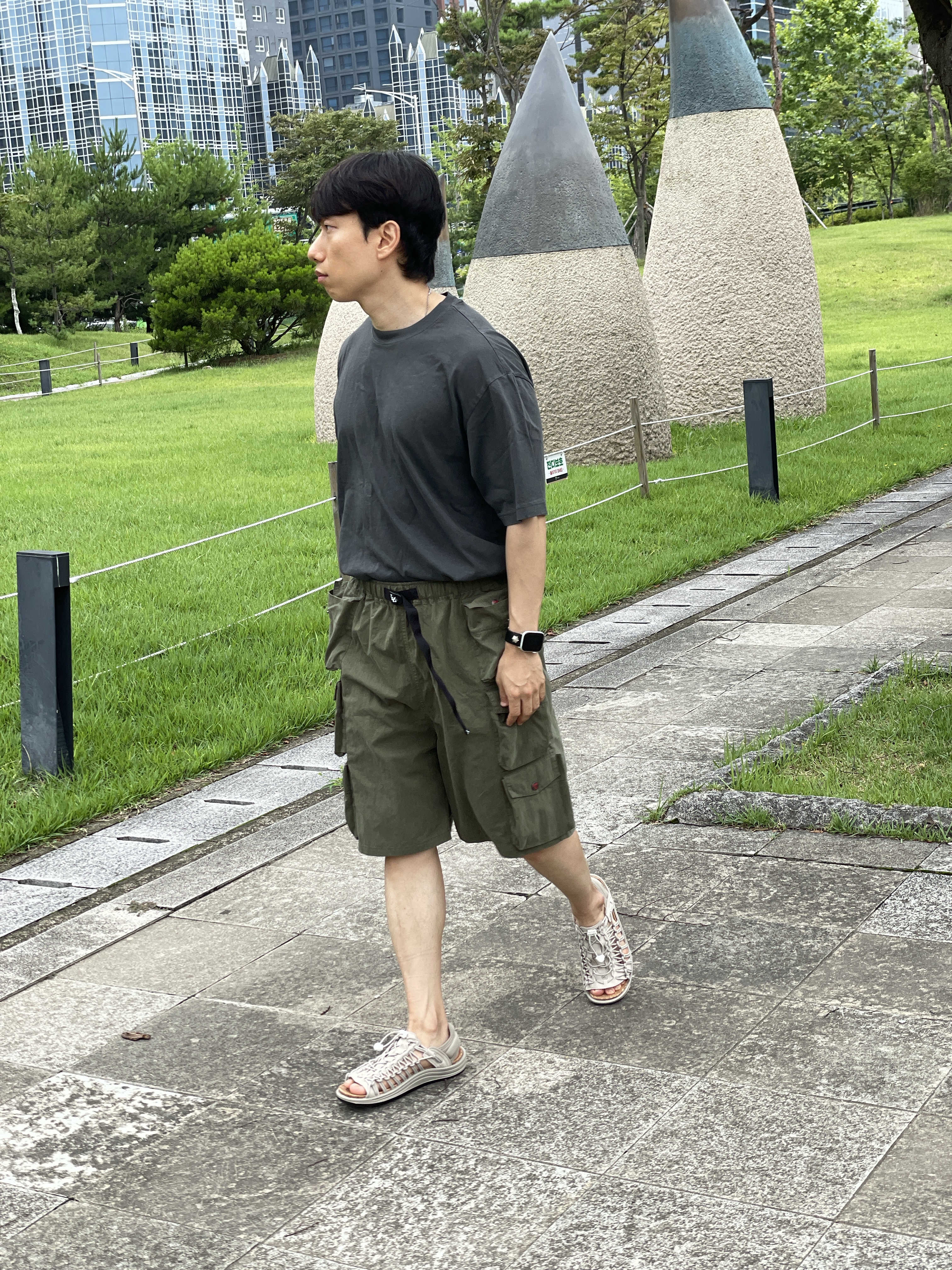 Kapital Ripstop Nam Shorts Khaki 착용 스타일 - 1
