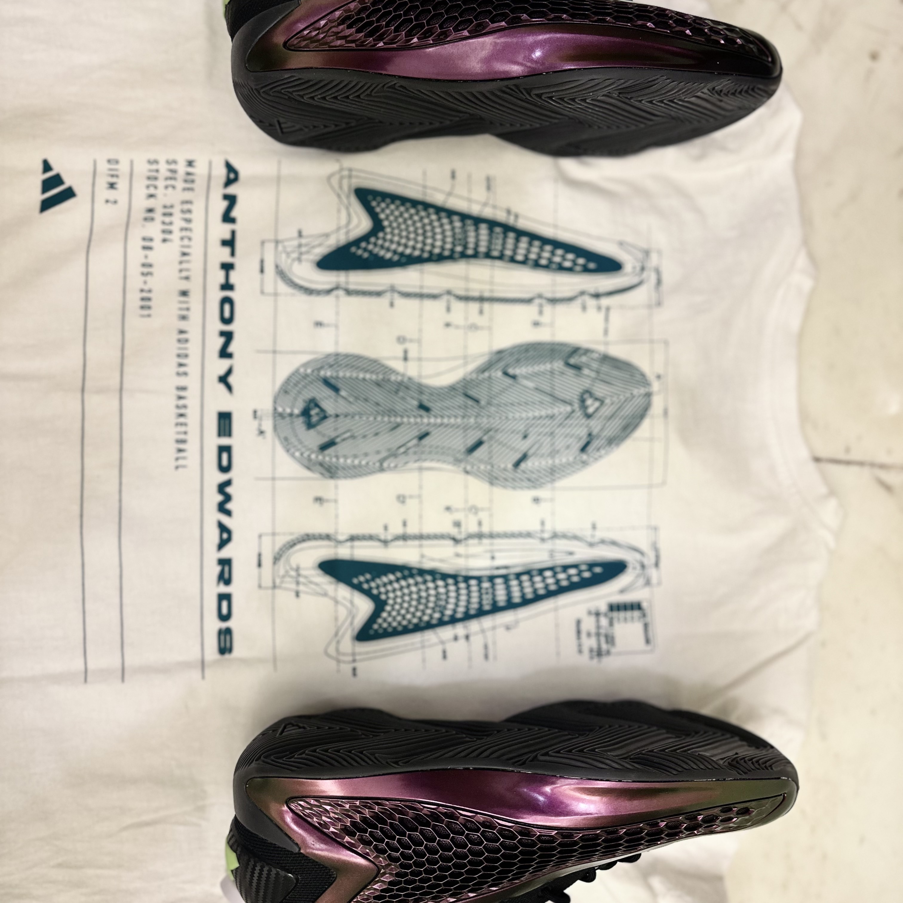 Adidas A.E. 1 Core Black Carbon 착용 스타일 - 2