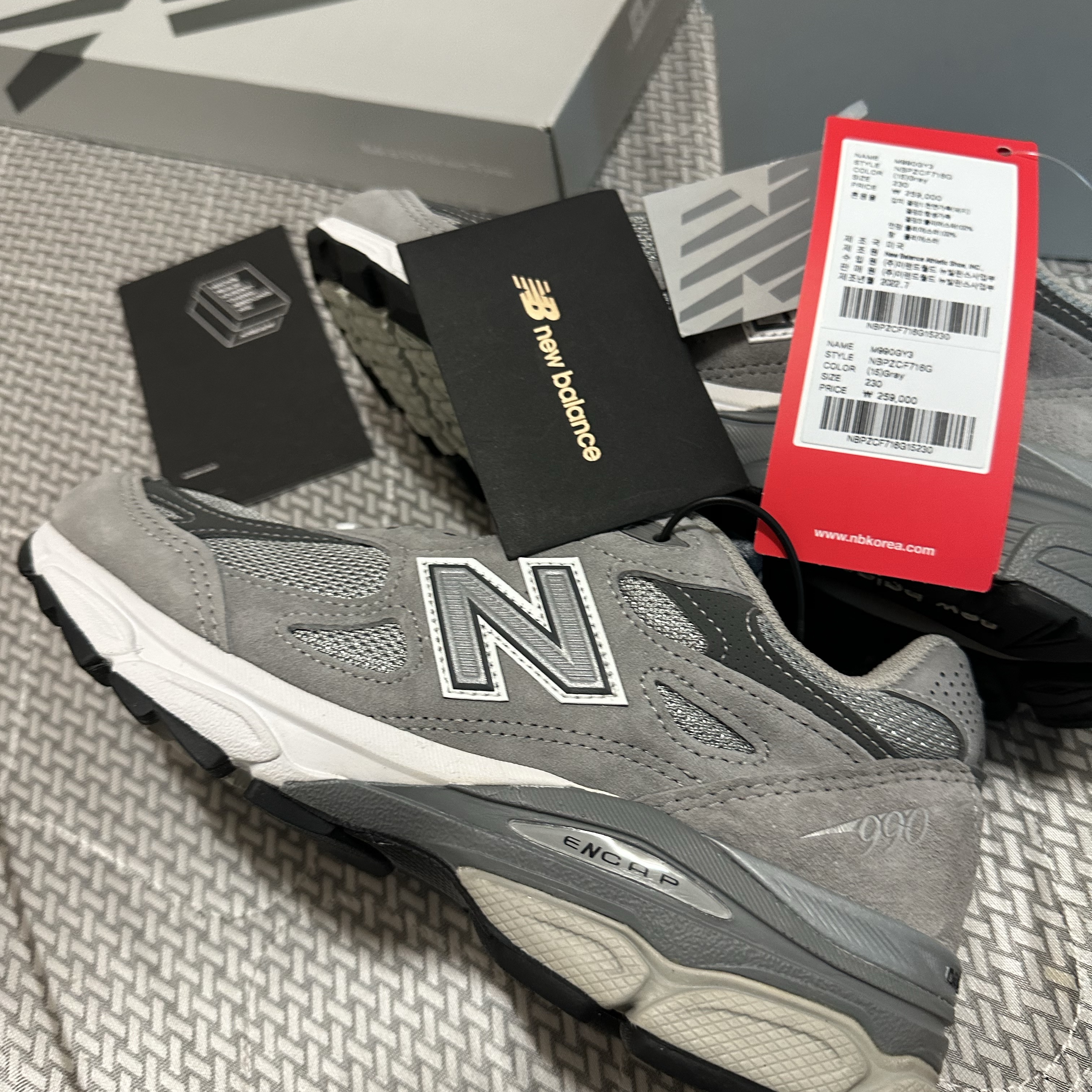 New Balance 990v3 Made in USA Grey - D Standard 착용 스타일 - 1