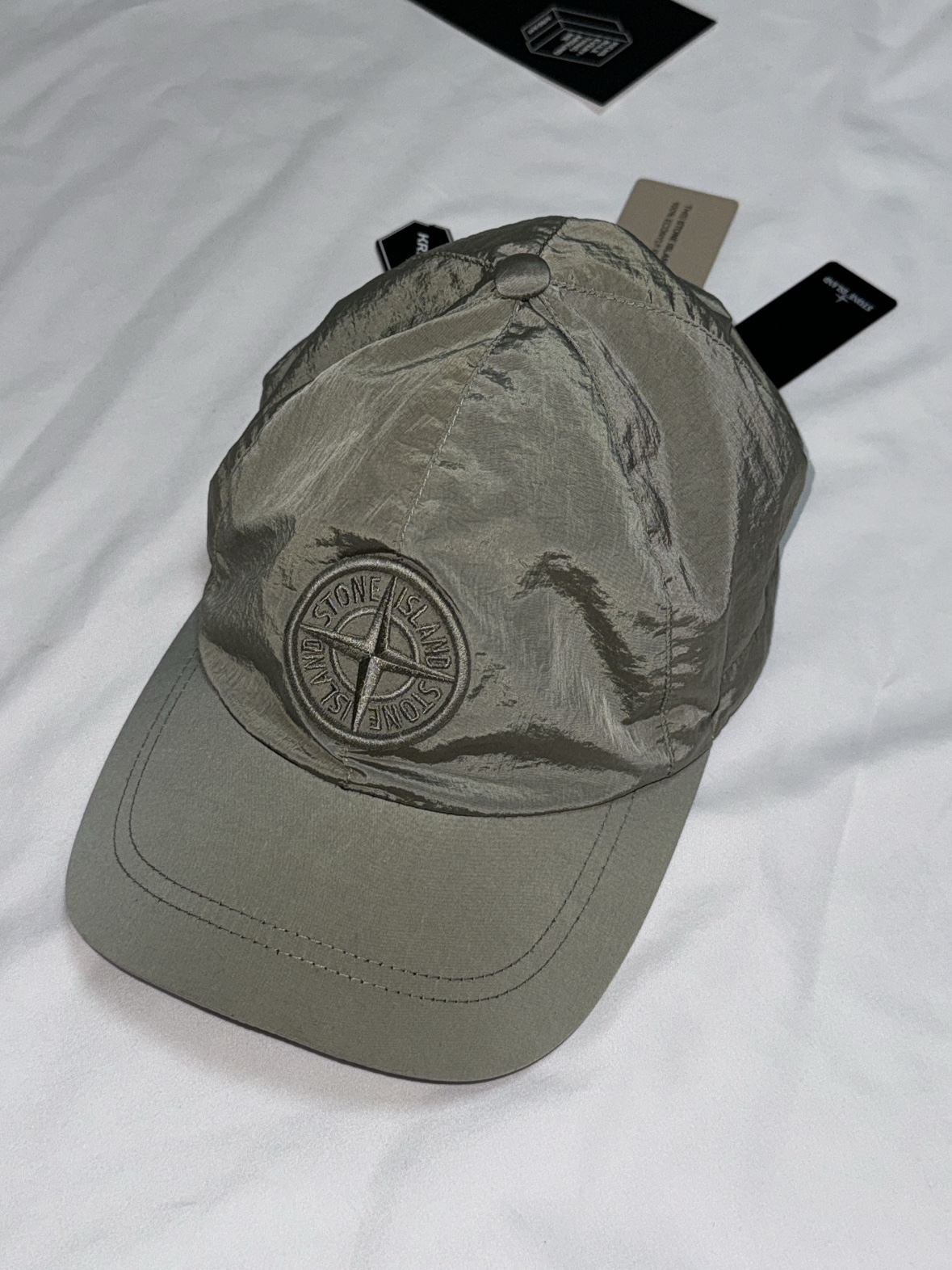 Stone Island 99576 Nylon Metal 6-Panel Cap Ecru - 24SS 착용 스타일