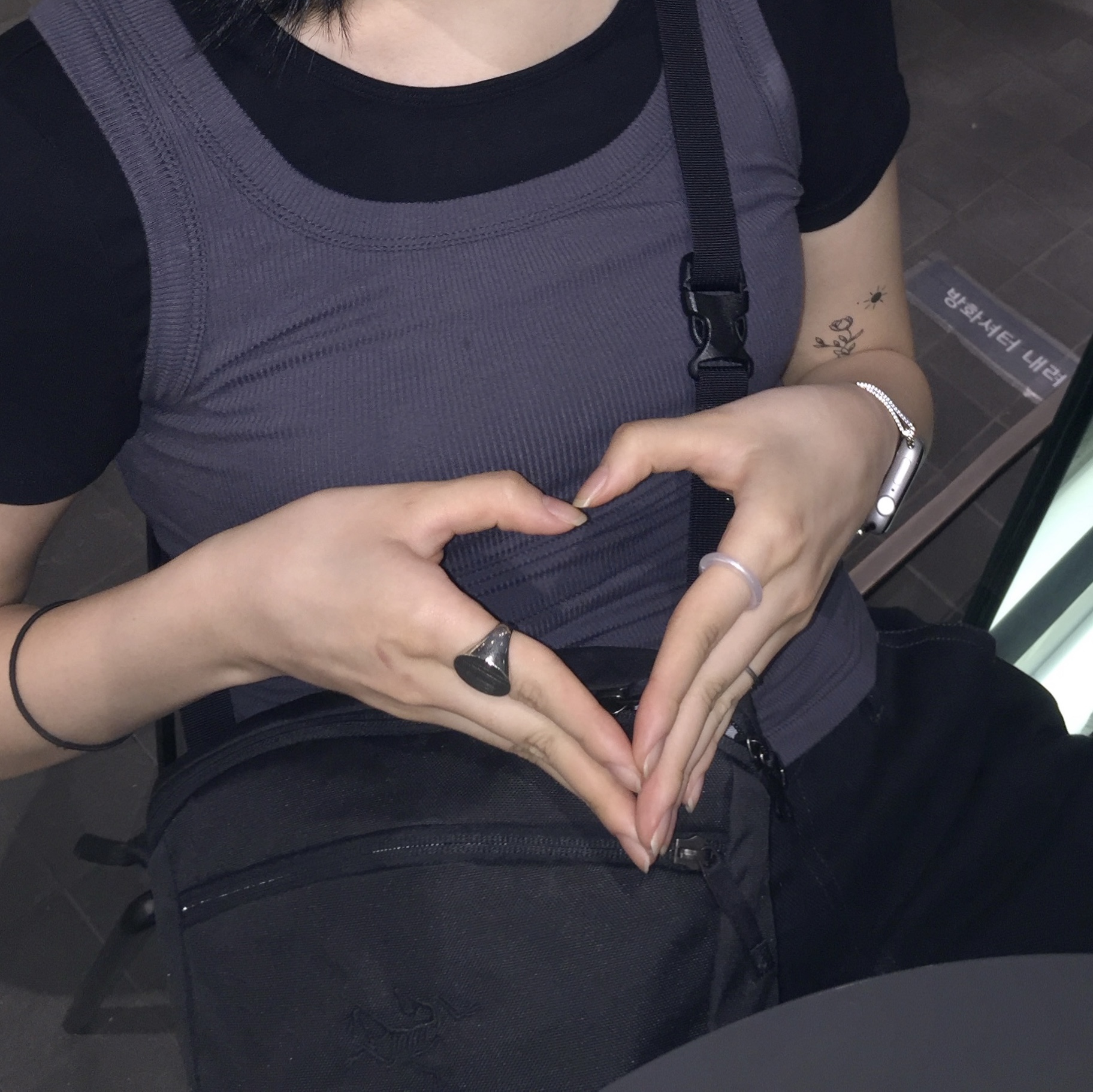Arc'teryx Mantis 2 Waistpack Black II 착용 스타일 - 1
