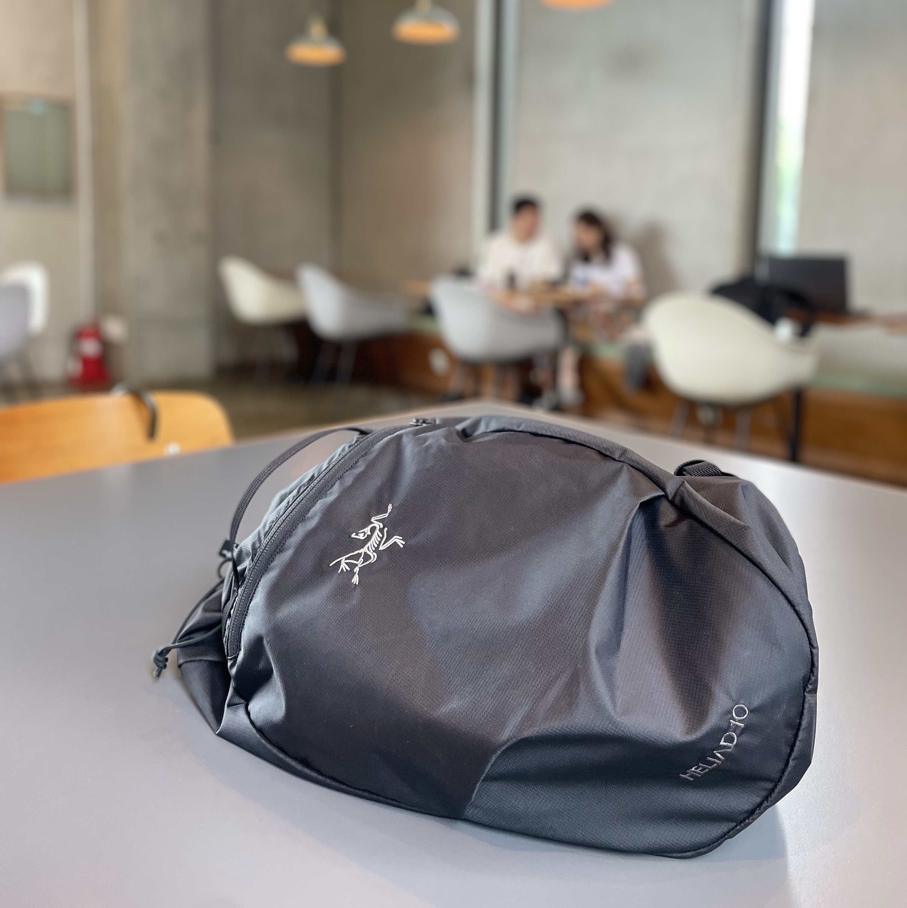 Arc'teryx Heliad 10 Backpack Black 착용 스타일