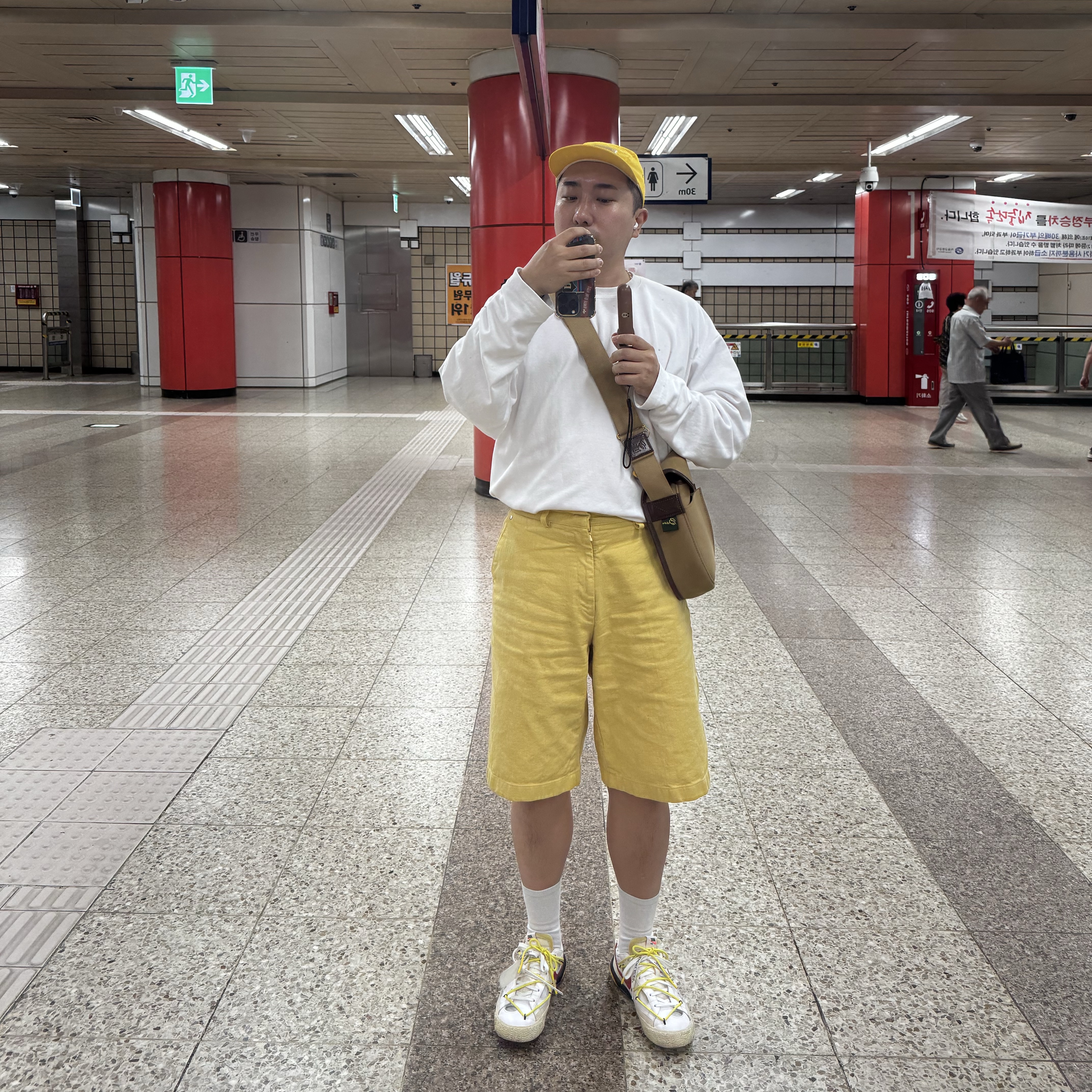 Nike x Off-White Blazer Low '77 White and University Red 착용 스타일