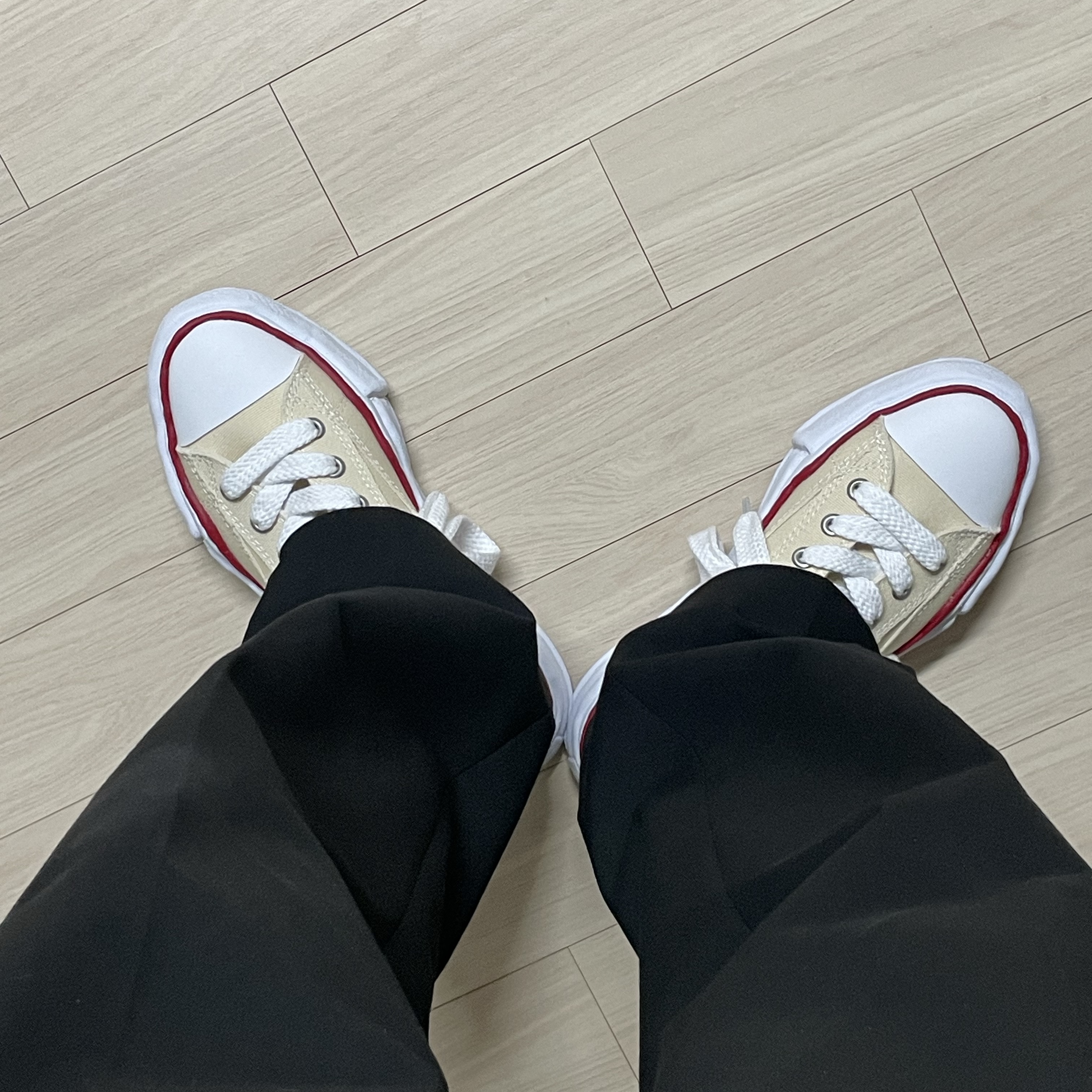 Maison Mihara Yasuhiro Peterson OG Sole Canvas Low-top Sneakers Natural 착용 스타일 - 2