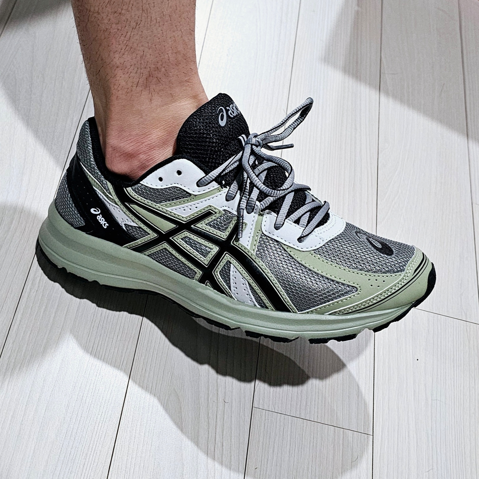 Asics Jog 100 S Sheet Rock - 2E Wide 착용 스타일