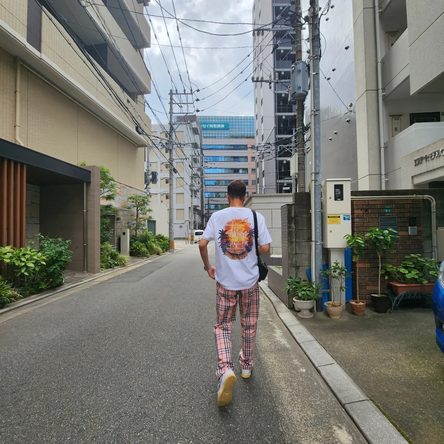 Stussy Sunset T-Shirt White, Supreme Seoul Box Logo T-Shirt White - 23FW 착용 스타일 - 3