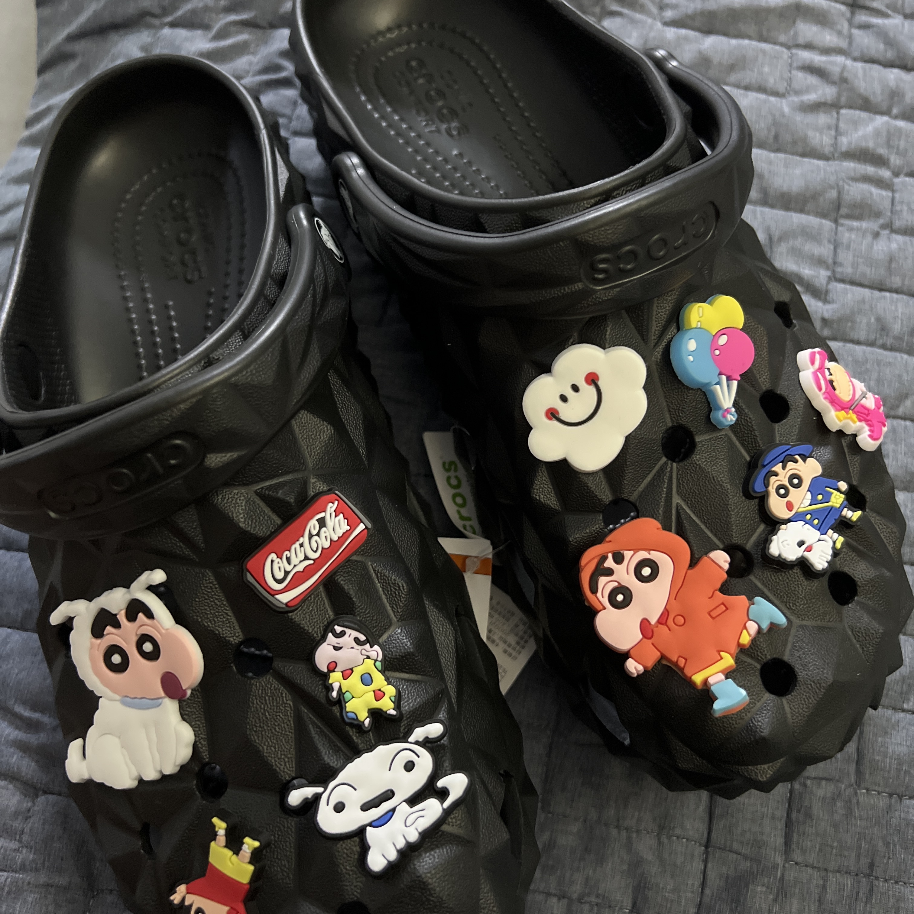 Crocs Classic Geometric Clog Black 착용 스타일