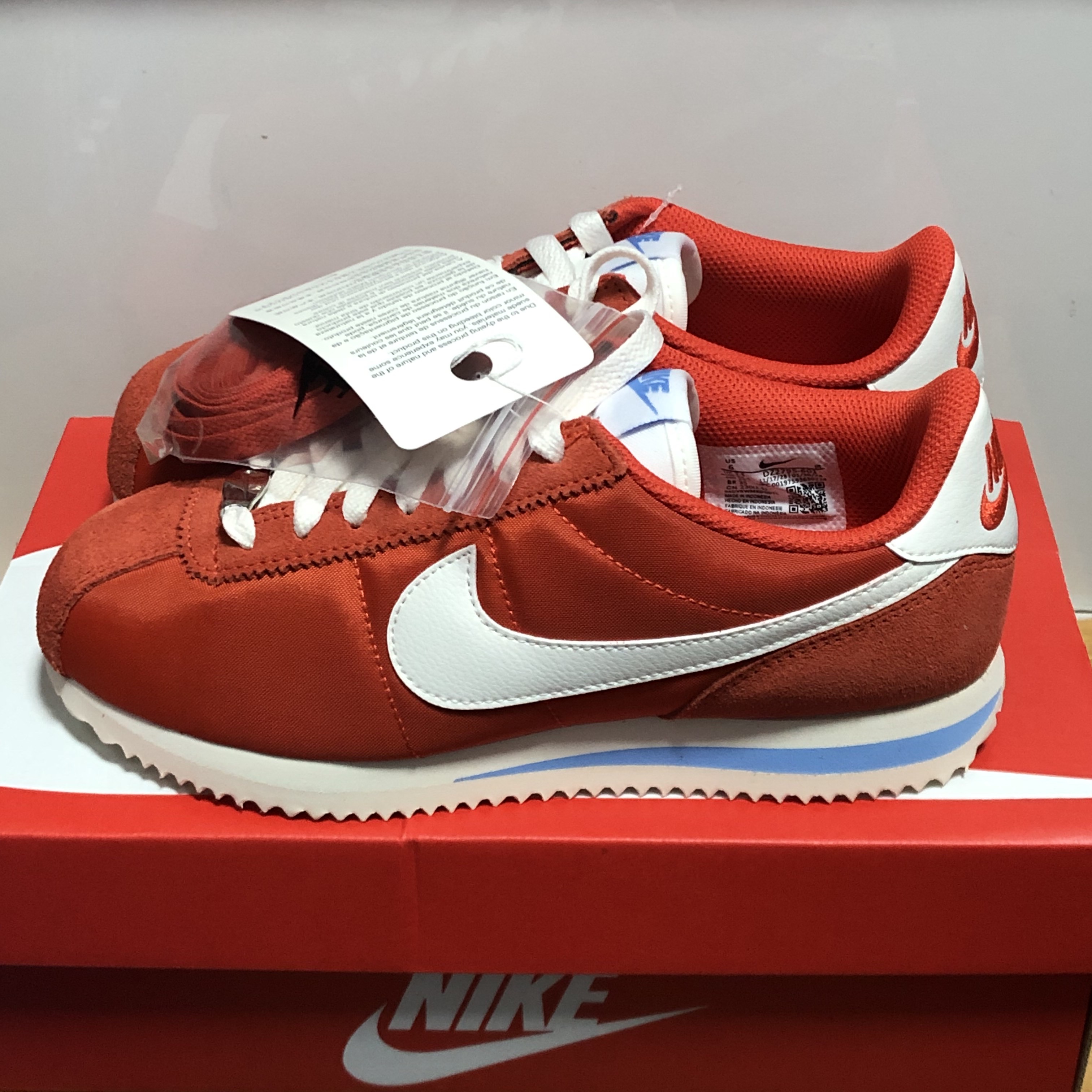 (W) Nike Cortez Picante Red University Blue 착용 스타일
