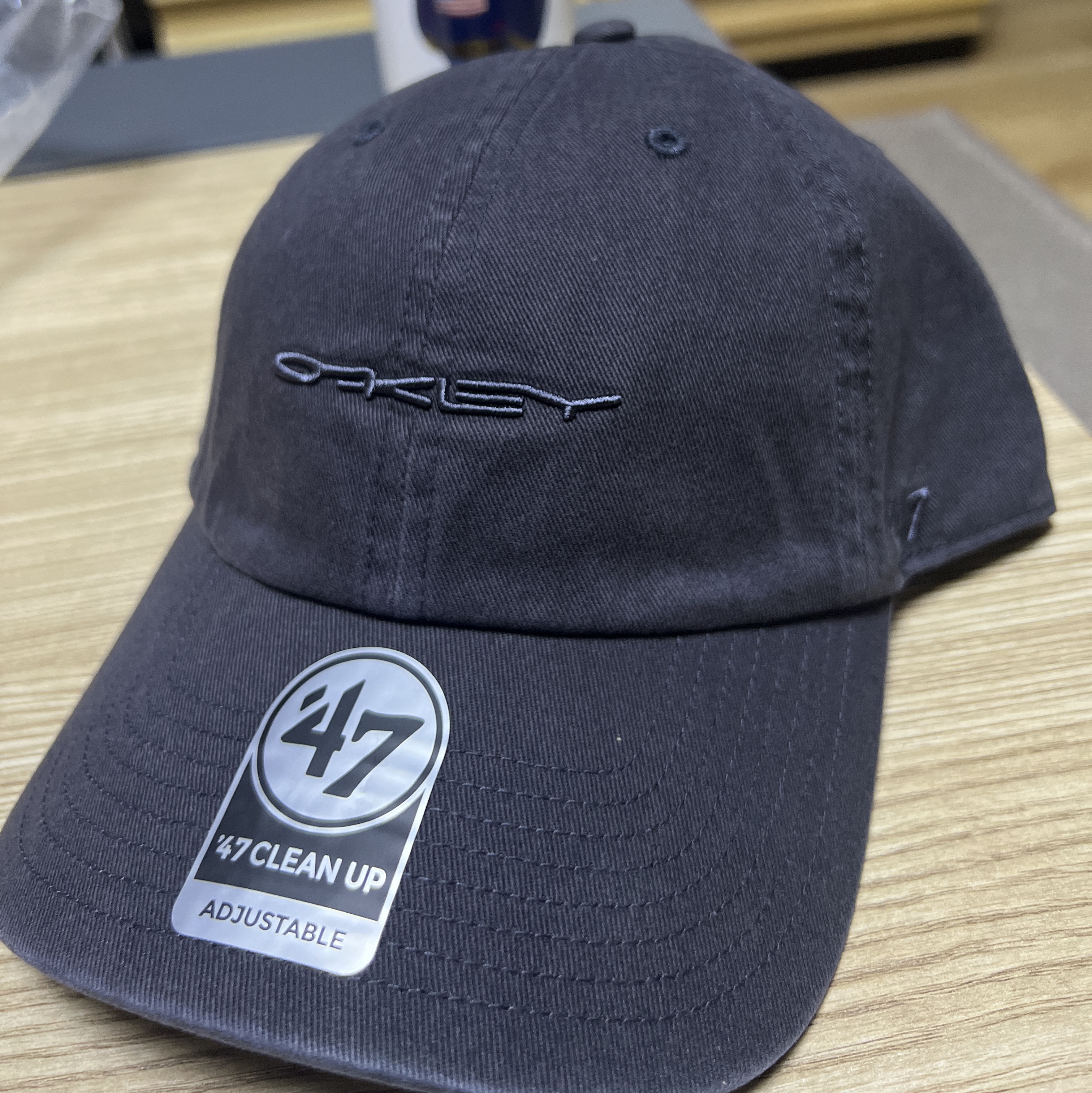 Oakley Soho Dad Cap Blackout 착용 스타일