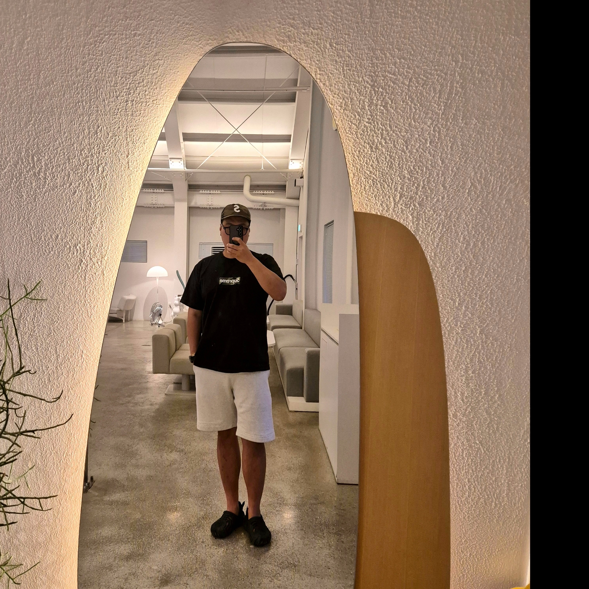 Supreme Seersucker S Logo 6-Panel Woodland Camo - 24SS, Supreme Box Logo T-Shirt Black - 23FW 착용 스타일 - 1
