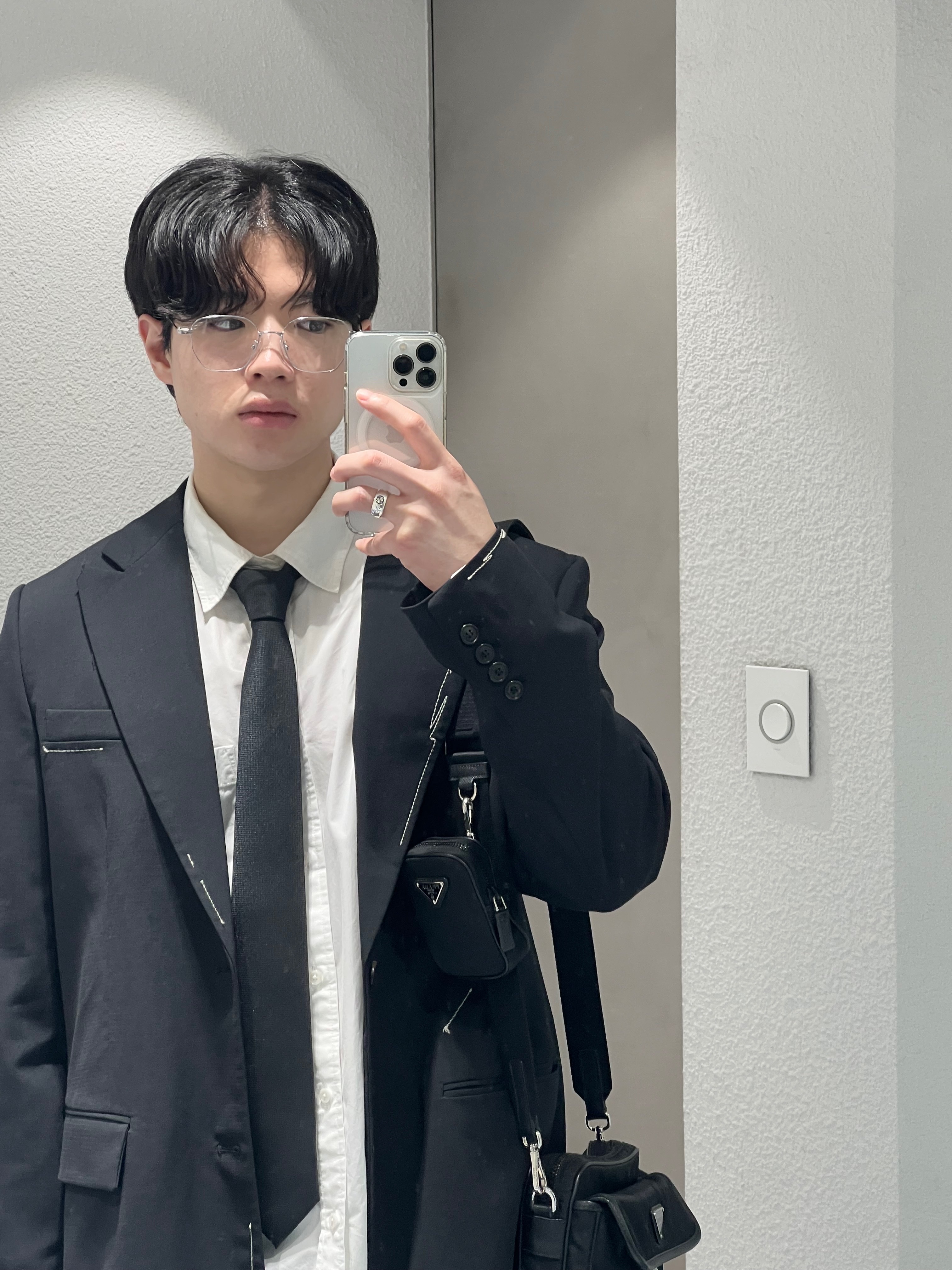 Zara x Ader Error Oversized Blazer Black, Prada Re-Nylon and Saffiano Leather Shoulder Bag Black ์ฐฉ์ฉ ์คํ์ผ - 1