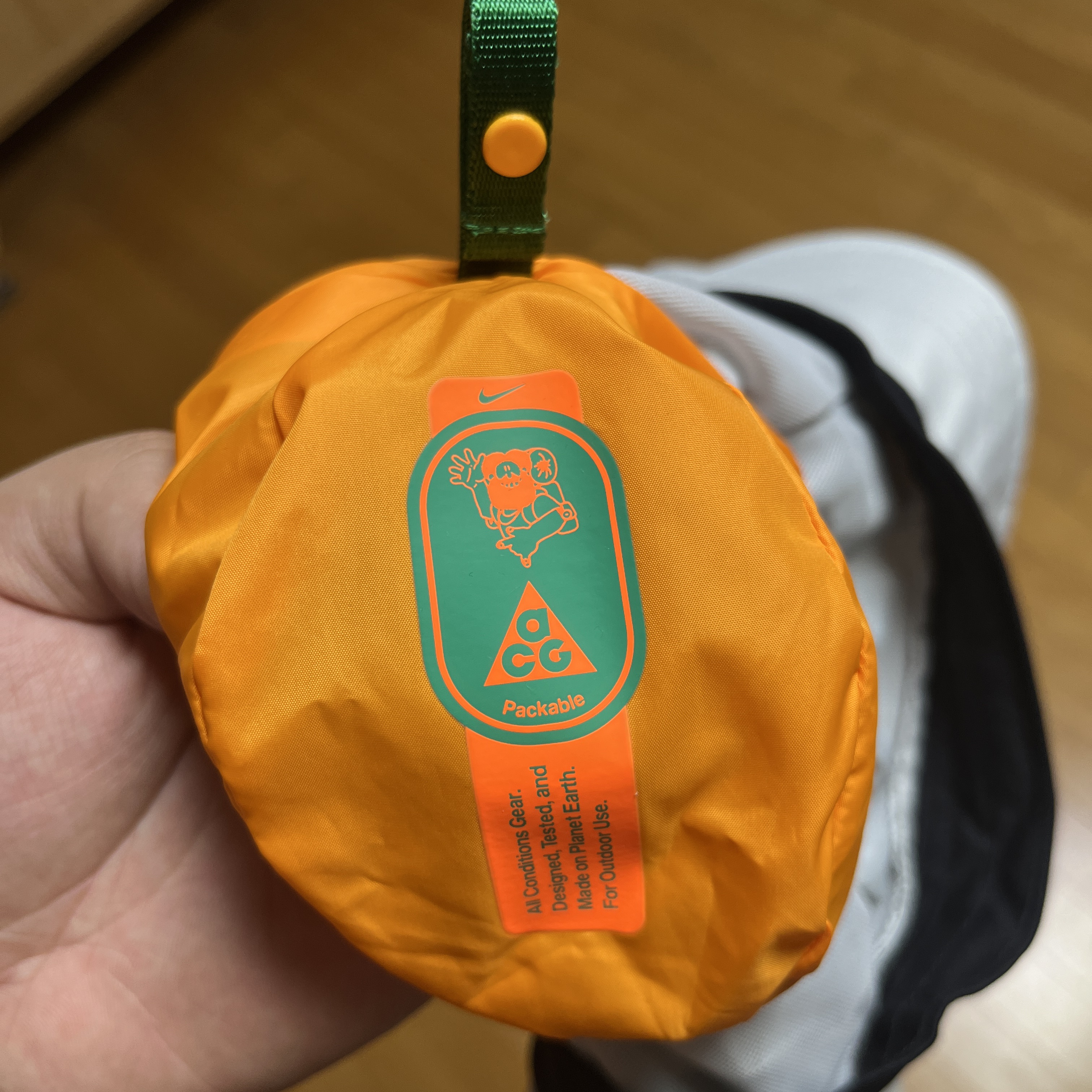 Nike ACG Hike Nike T-Shirt Moss - US/EU, Nike Offcourt Slide Be True 착용 스타일 - 1