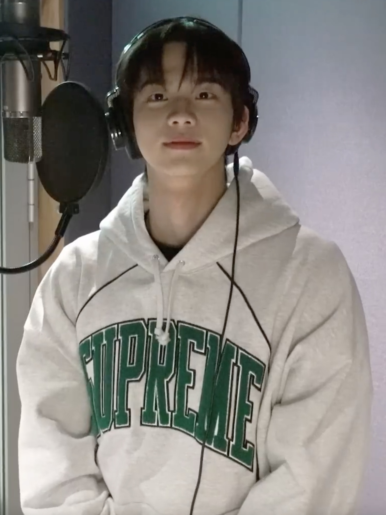 Supreme Boxy Piping Arc Hooded Sweatshirt Ash Grey - 23SS 착용 스타일 - 1