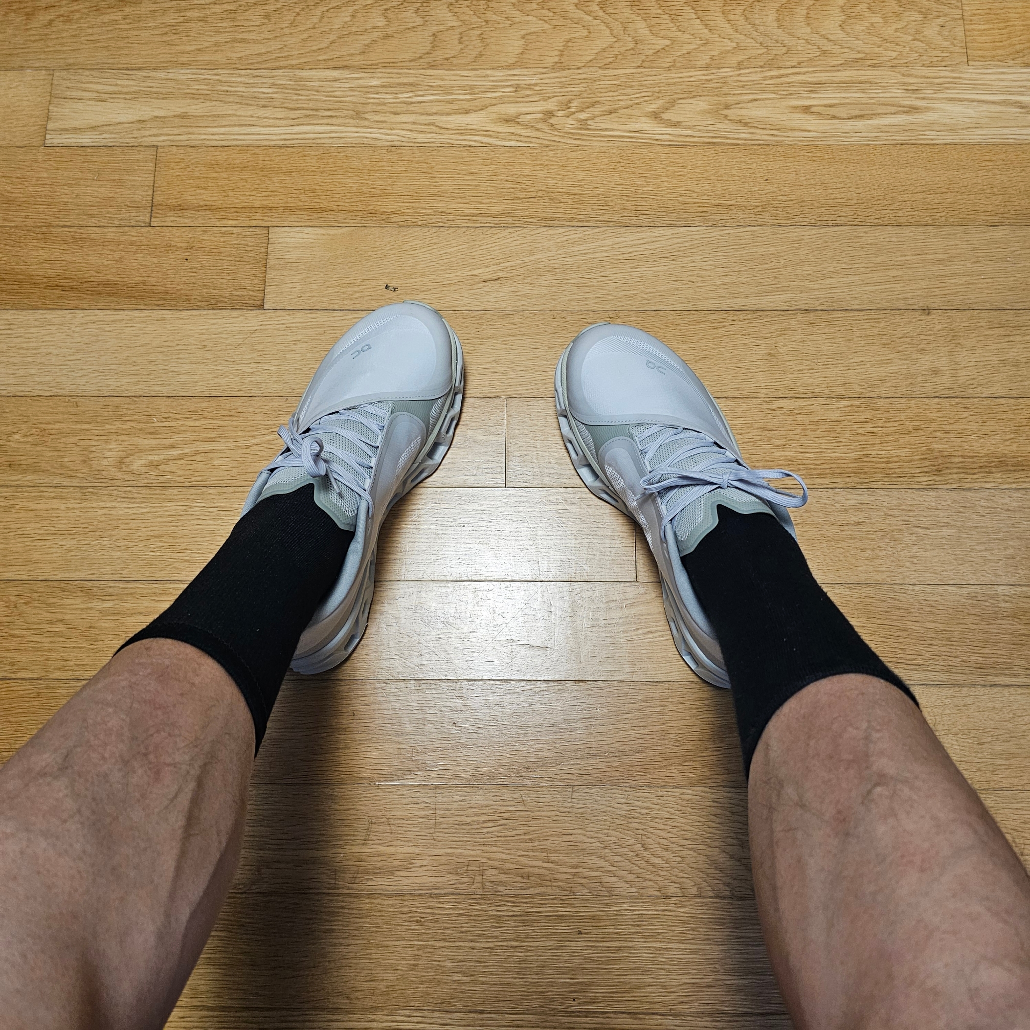 On Running x Post Archive Faction (Paf) Cloudmonster 2 Black Magnet, On Running x Post Archive Faction (Paf) Cloudmonster 2 Moondust Chalk 착용 스타일 - 2