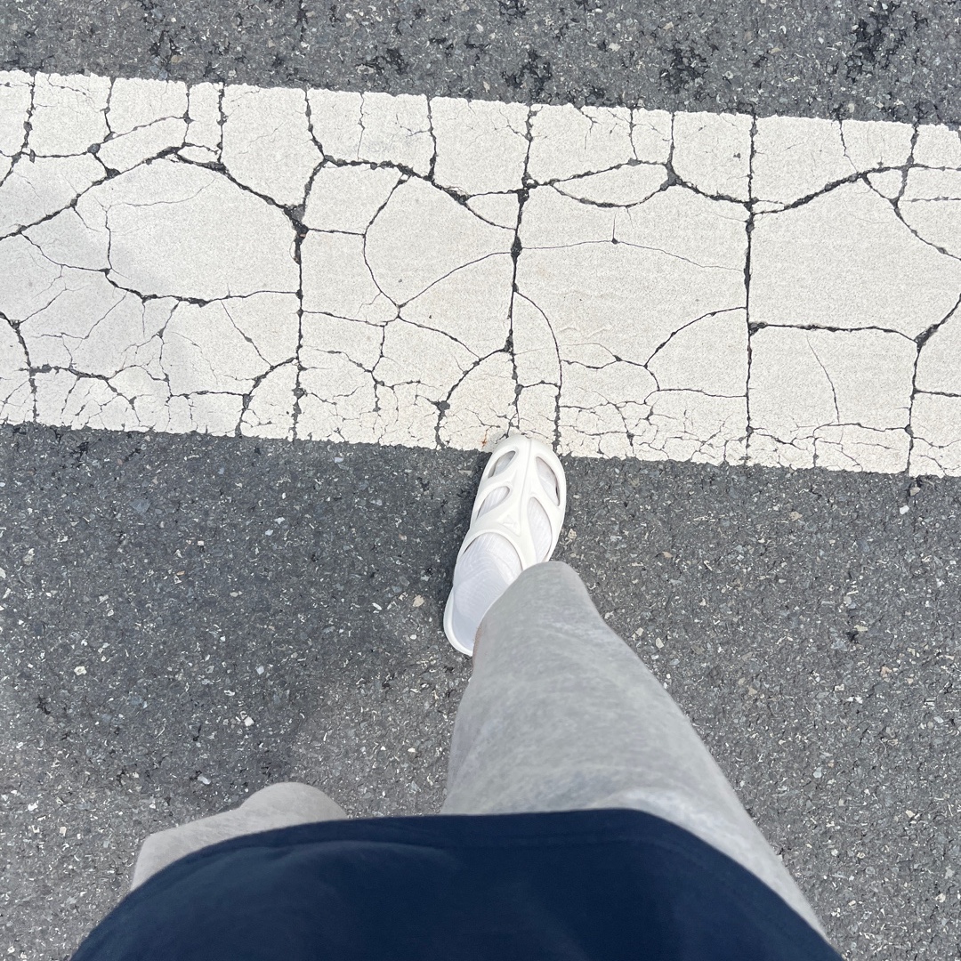 (W) Keen Shanti White Black, Stussy Basic Stussy T-Shirt Navy 2024, 2025 착용 스타일