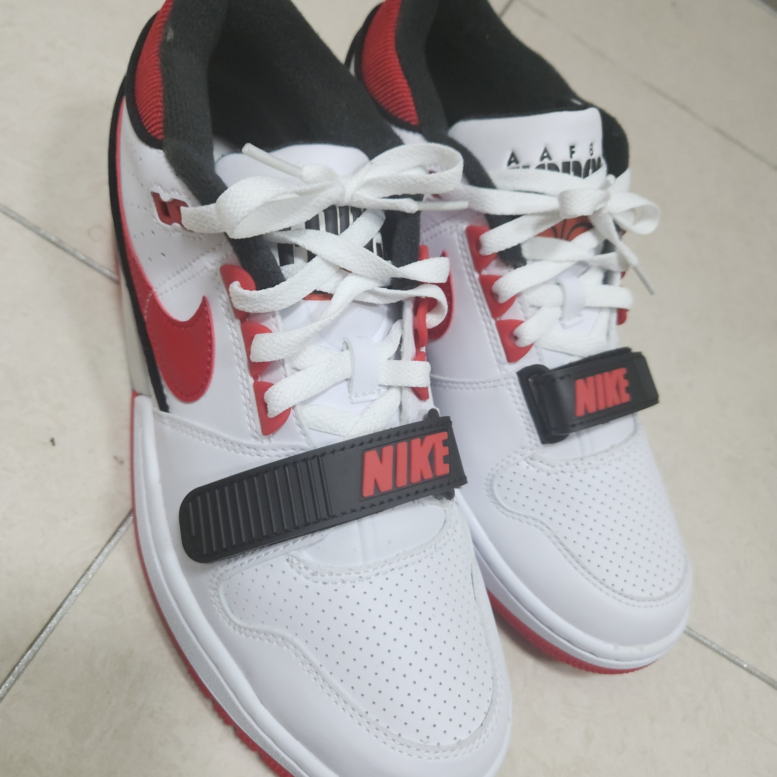 Nike x Billie Eilish Air Alpha Force 88 Fire Red and White 착용 스타일