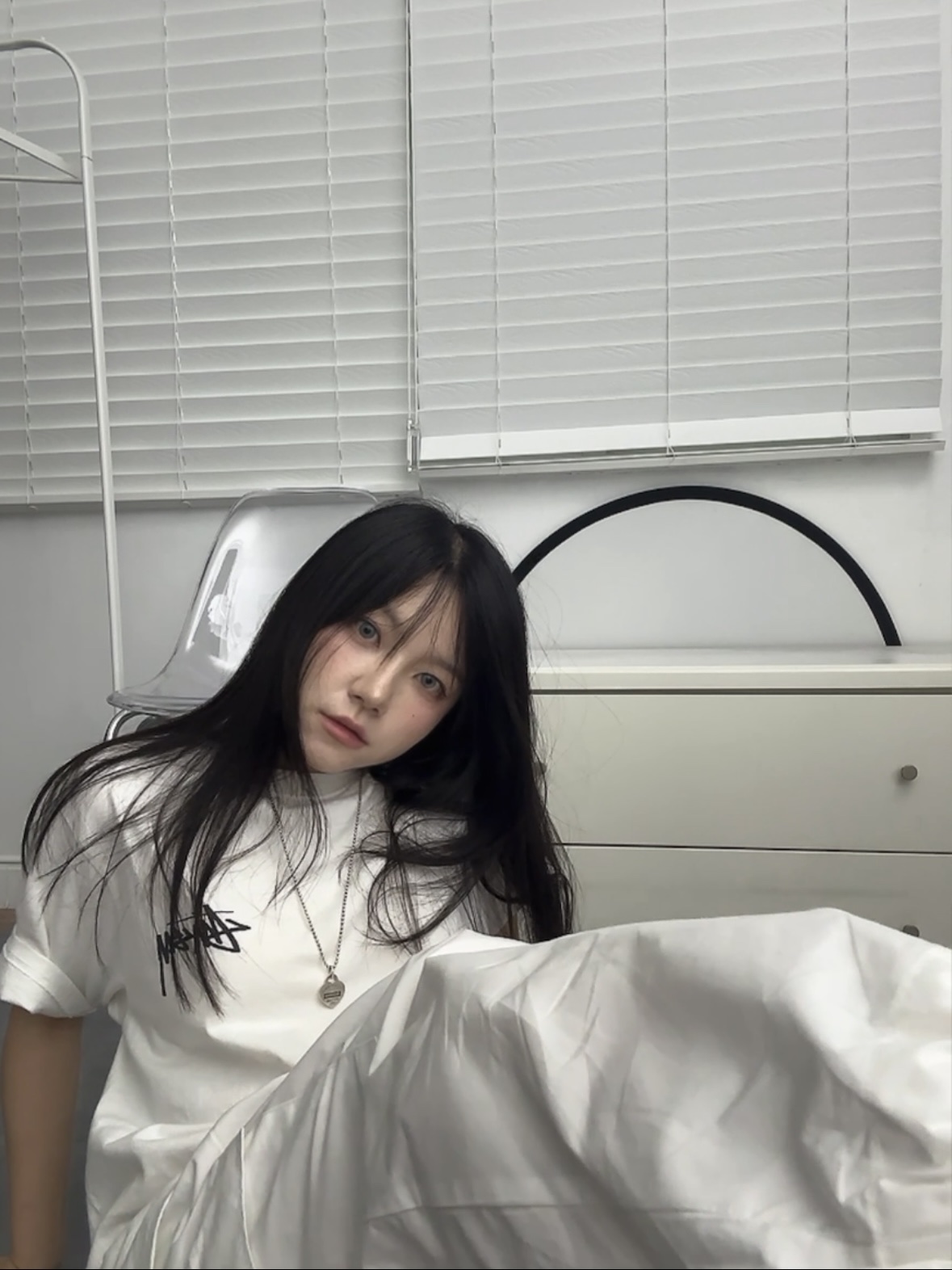 Stussy Fuzzy Dice T-Shirt White, Supreme x Tiffany & Co. Return to Tiffany Heart Tag Pendant - 21FW 착용 스타일 - 1