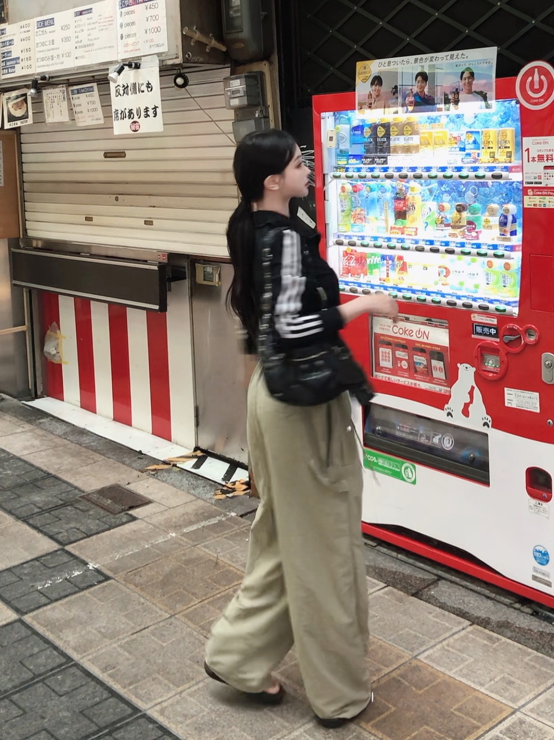 (W) Adidas Adicolor Classic Firebird Track Top Black - KR Sizing, Balenciaga Le Cagole Small Shoulder Bag Black 착용 스타일 - 1