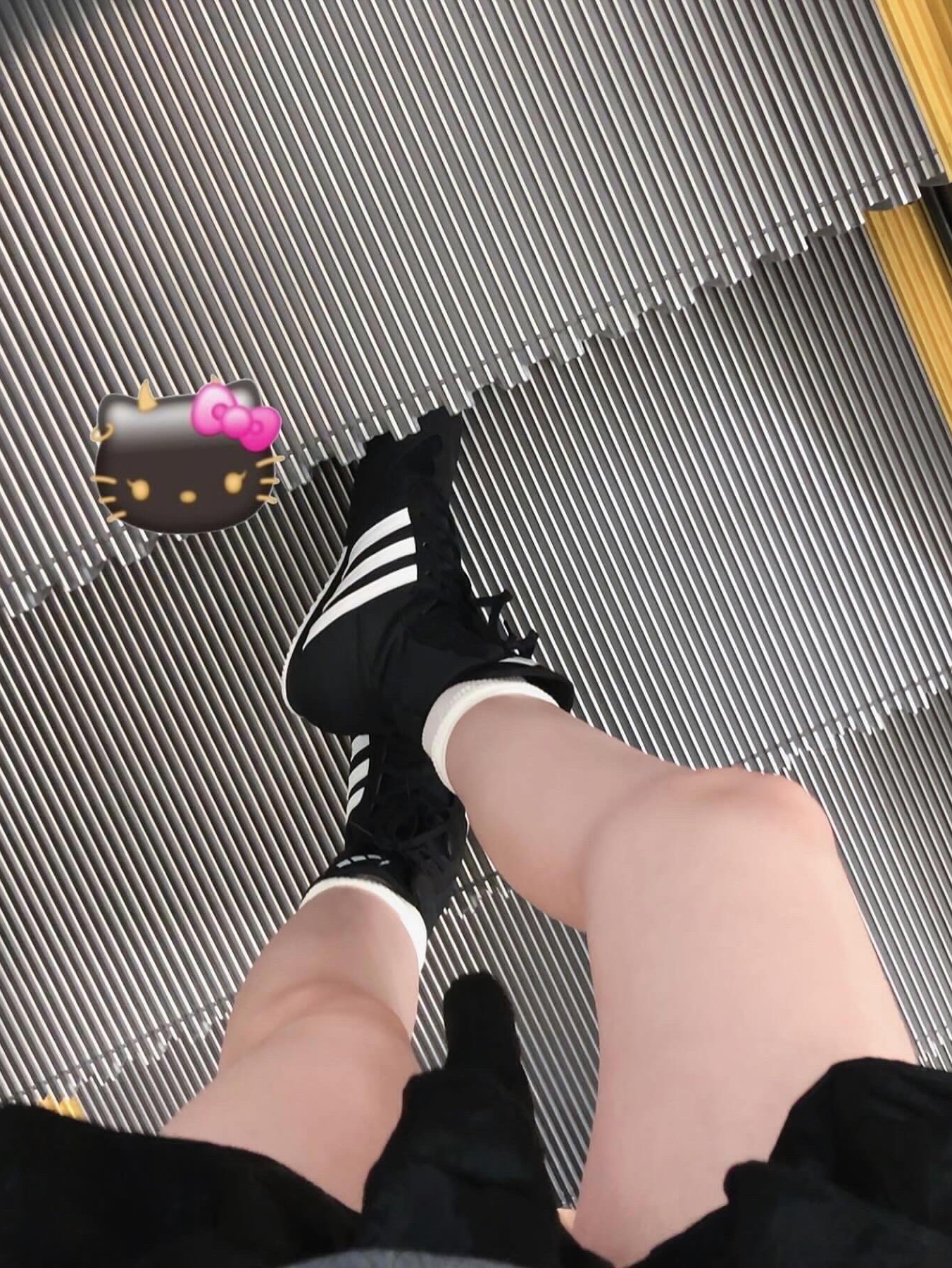 Adidas Box Hog 2.0 Boots Core Black Cloud White, Chanel Small Gabrielle Backpack Aged Calfskin & Gold Silver Black 착용 스타일 - 1