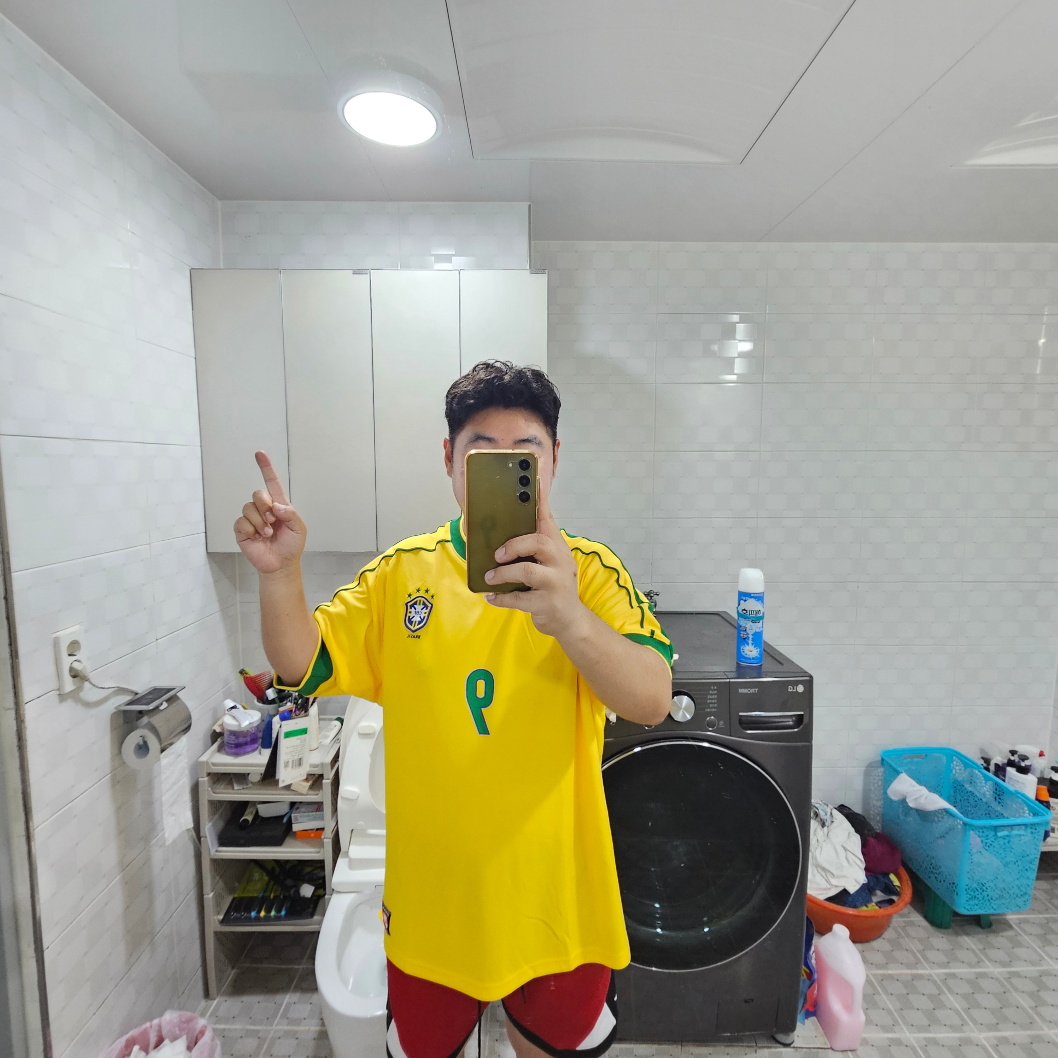 Nike Brazil 1998 Reissue Soccer Replica Jersey Varsity Maize Ronaldo (Marking Ver.) 착용 스타일 - 1