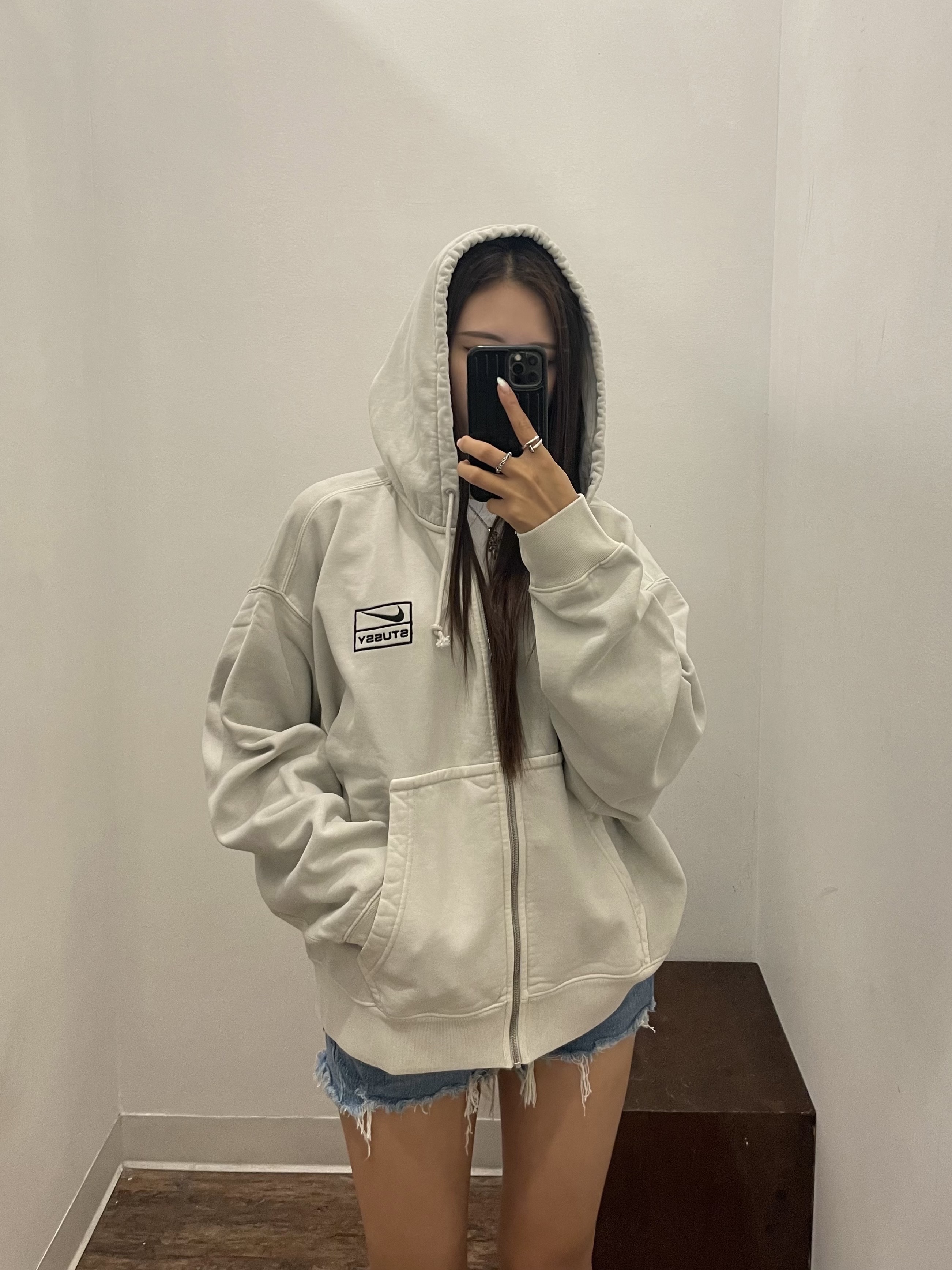 Nike x Stussy Pigment Dyed Fleece Zip Hoodie Light Bone (FZ9990-072) 착용 스타일