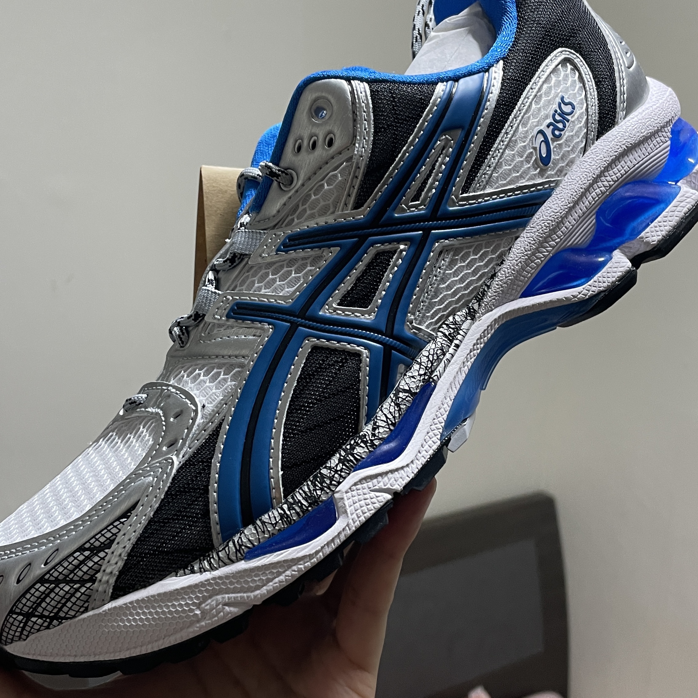 Asics Gel-Nimbus 10.1 White Directoire Blue 착용 스타일