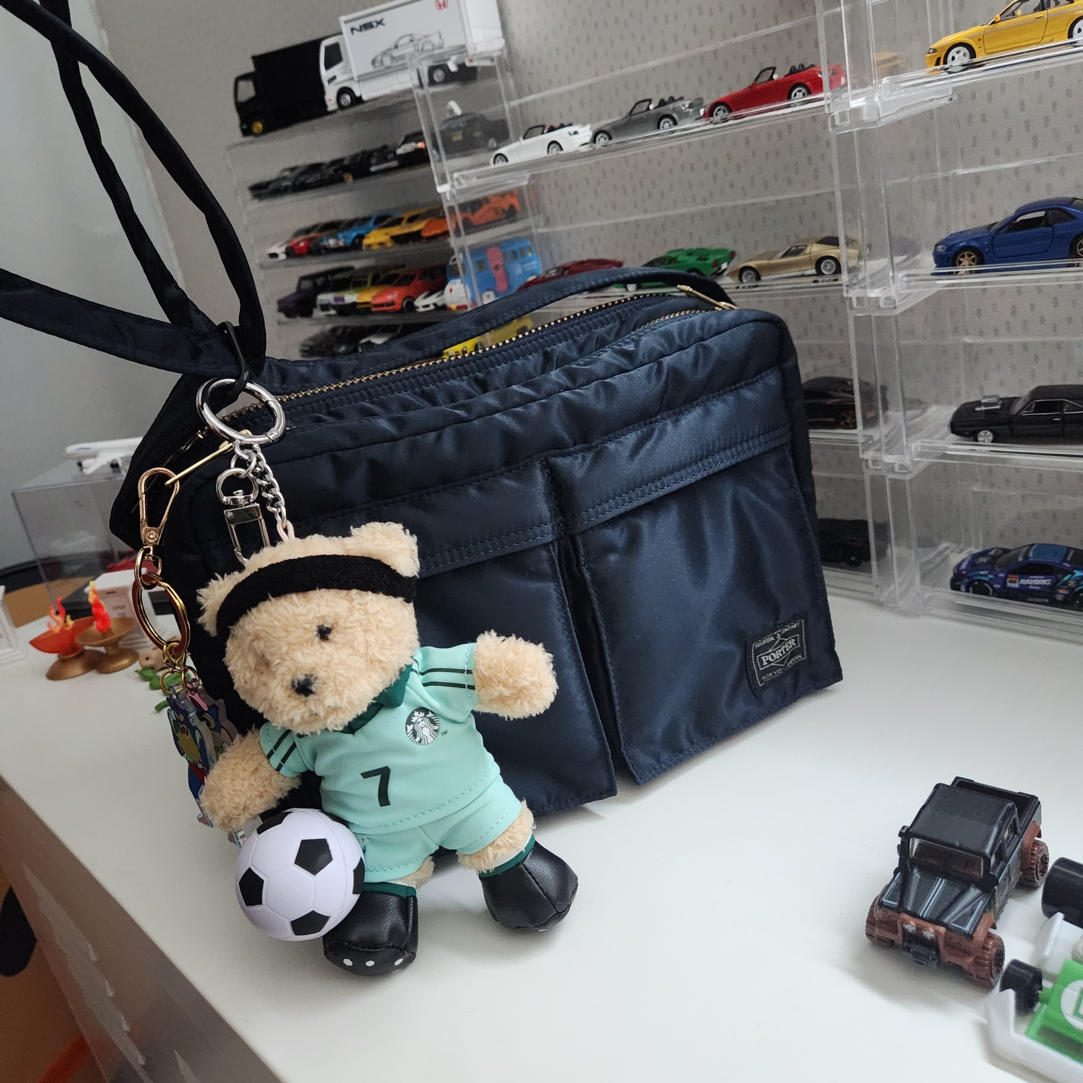Starbucks Soccer Bearista Keychain 착용 스타일 - 1