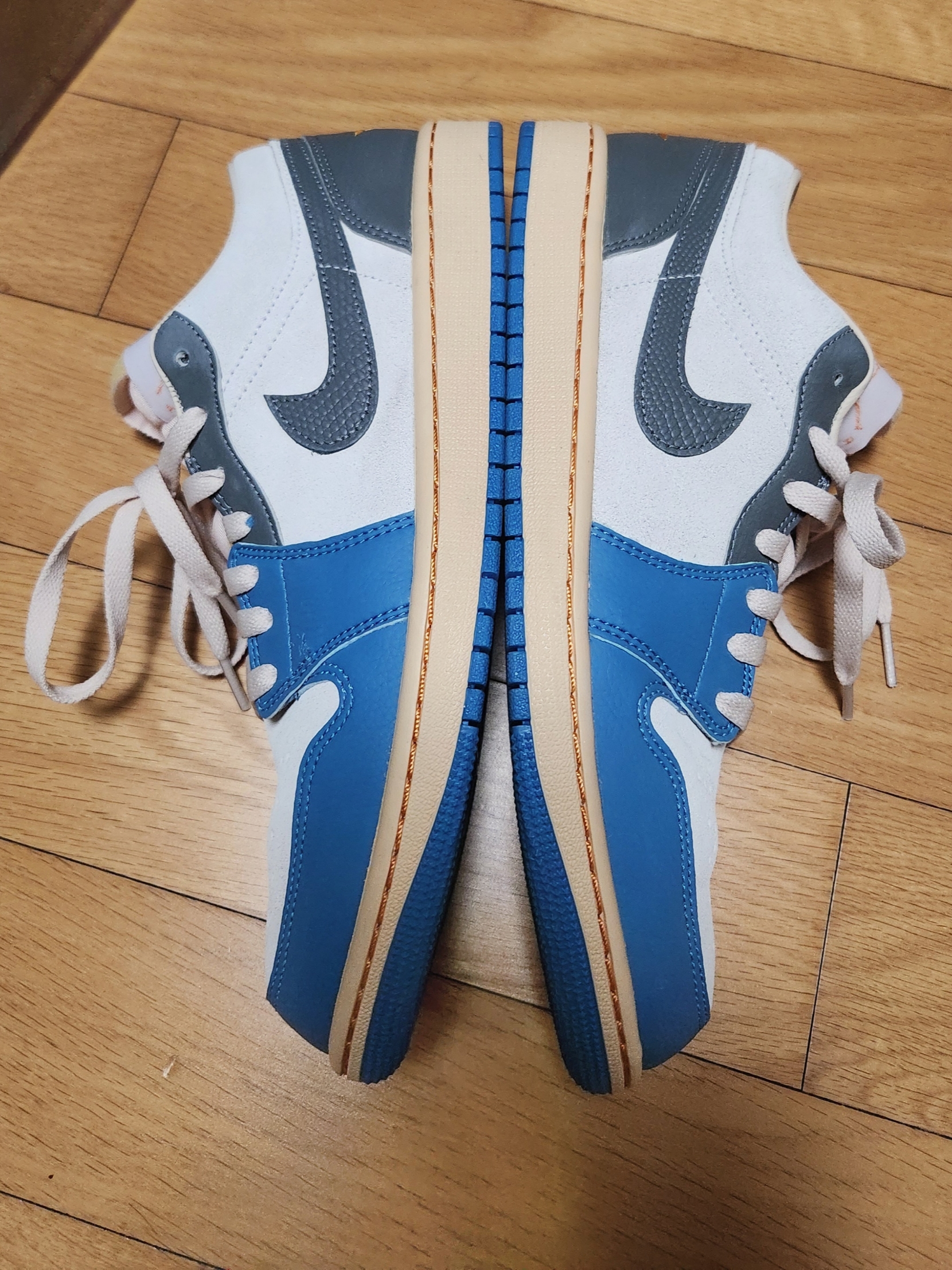 Jordan 1 Low SE Tokyo 96 착용 스타일