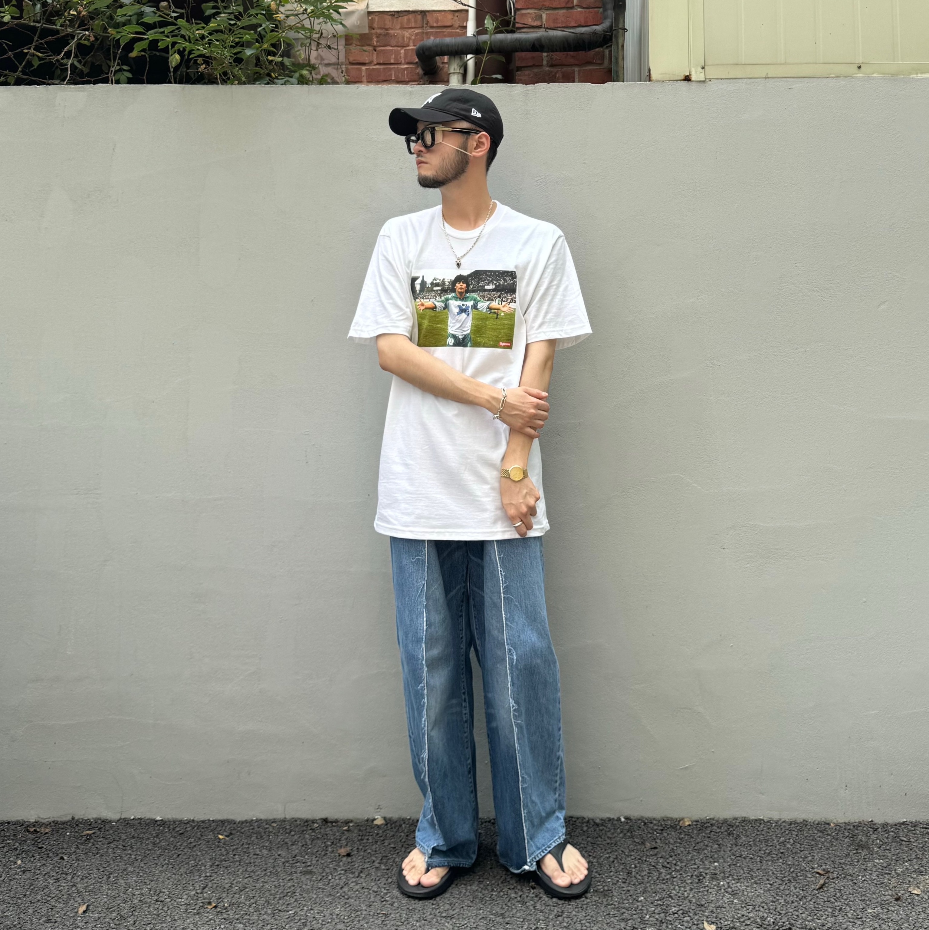 Oofos x Takahiromiyashita The Soloist The Day The Whole World Went Away Flip-Flop Black 착용 스타일